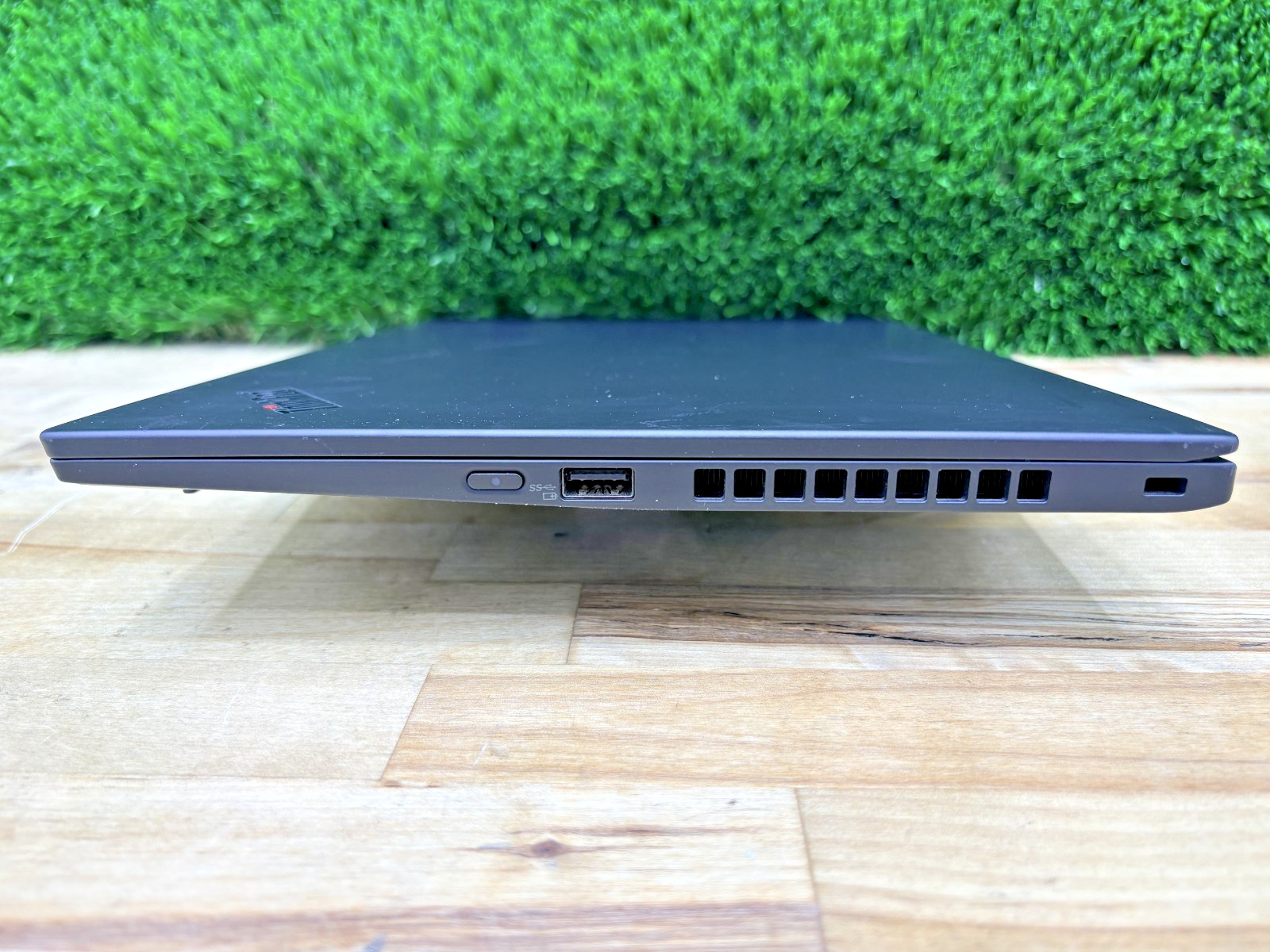 Lenovo ThinkPad x1 Carbon 7 Intel i7-10th Gen 1.90GHz 16GB RAM 256GB SSD W 11 P*