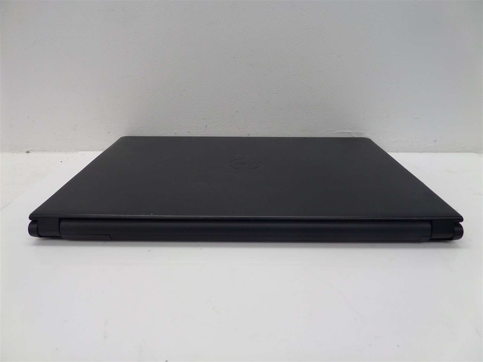 Dell Vostro 3558 15″ Laptop w/ i3-4005U 1.7GHz CPU 4GB RAM – No HDD/OS