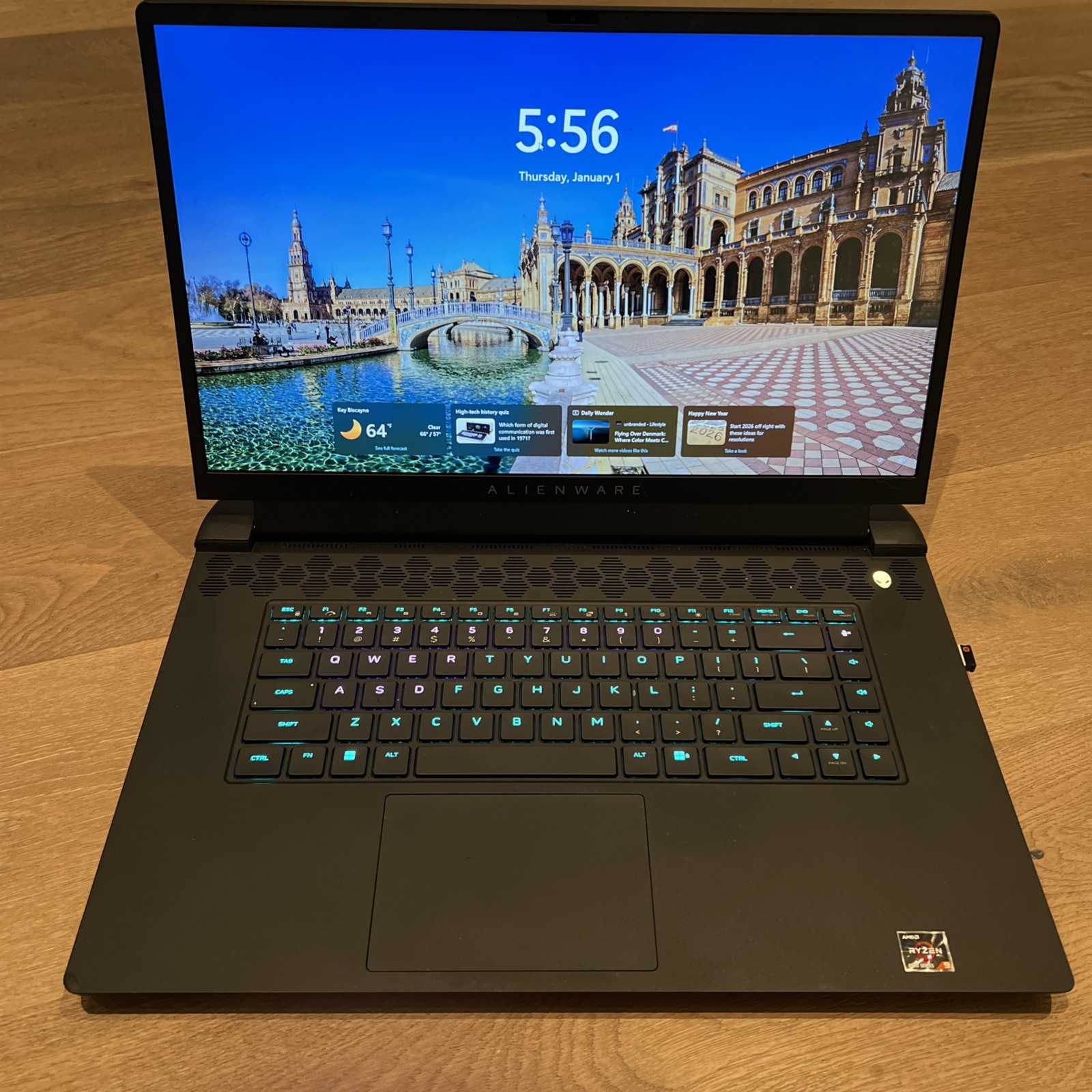 Alienware m17 r5 amd ryzen 9 6900HX 32GB RAM Windows 11 Home 8GB Graphics Card