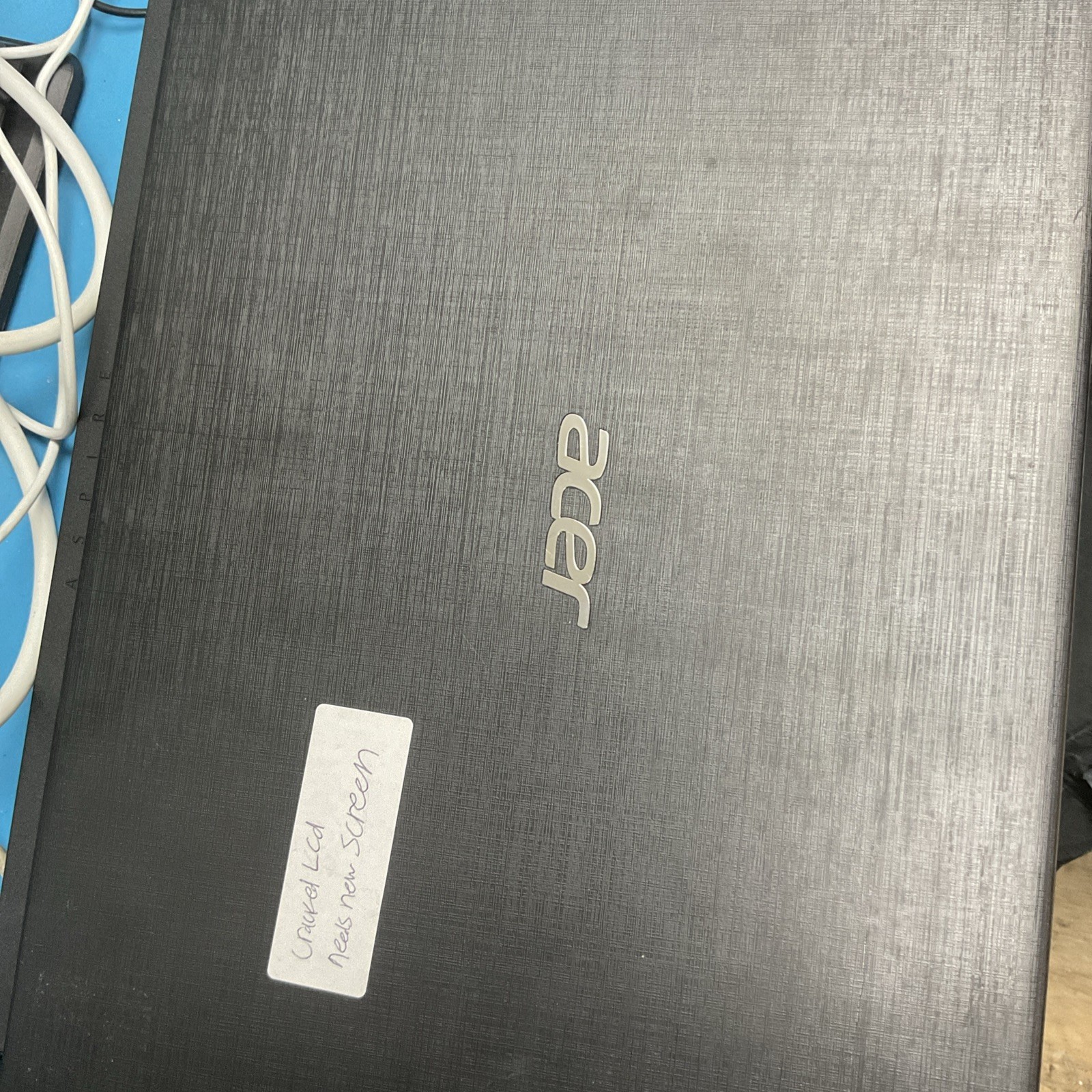 Aspire 3 A315-21-95KF turns On Read