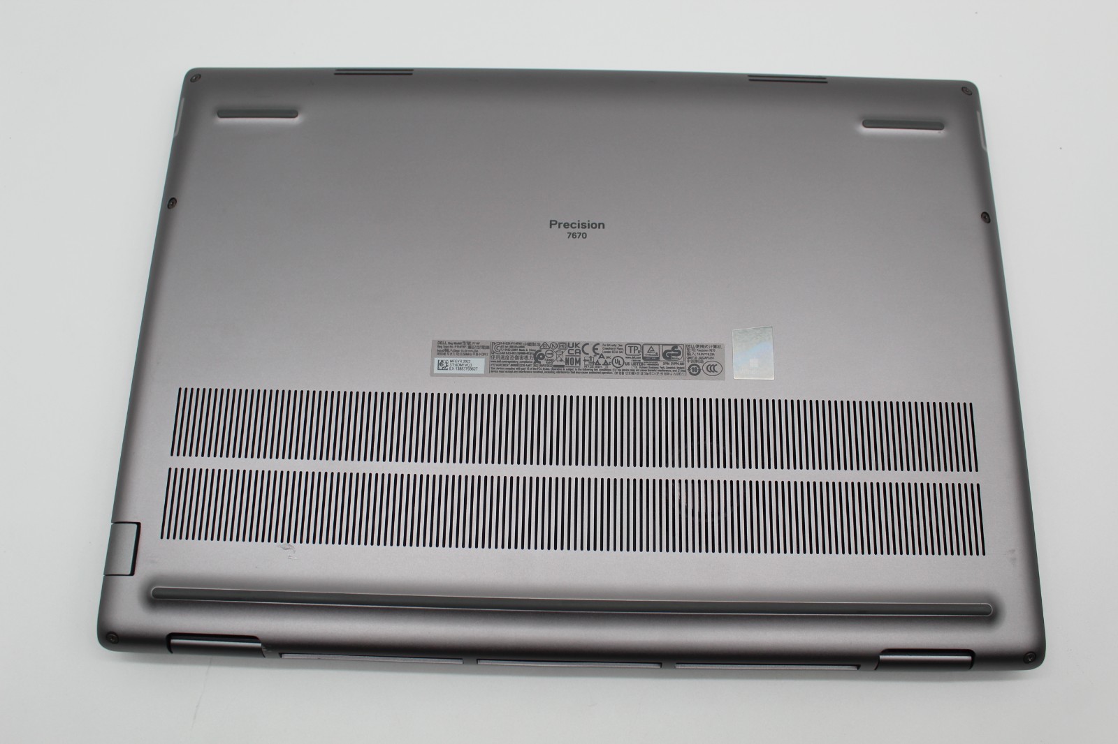 Dell Precision 7670 | i7-12850HX | RTX A2000 8GB | 64GB RAM | 512GB SSD