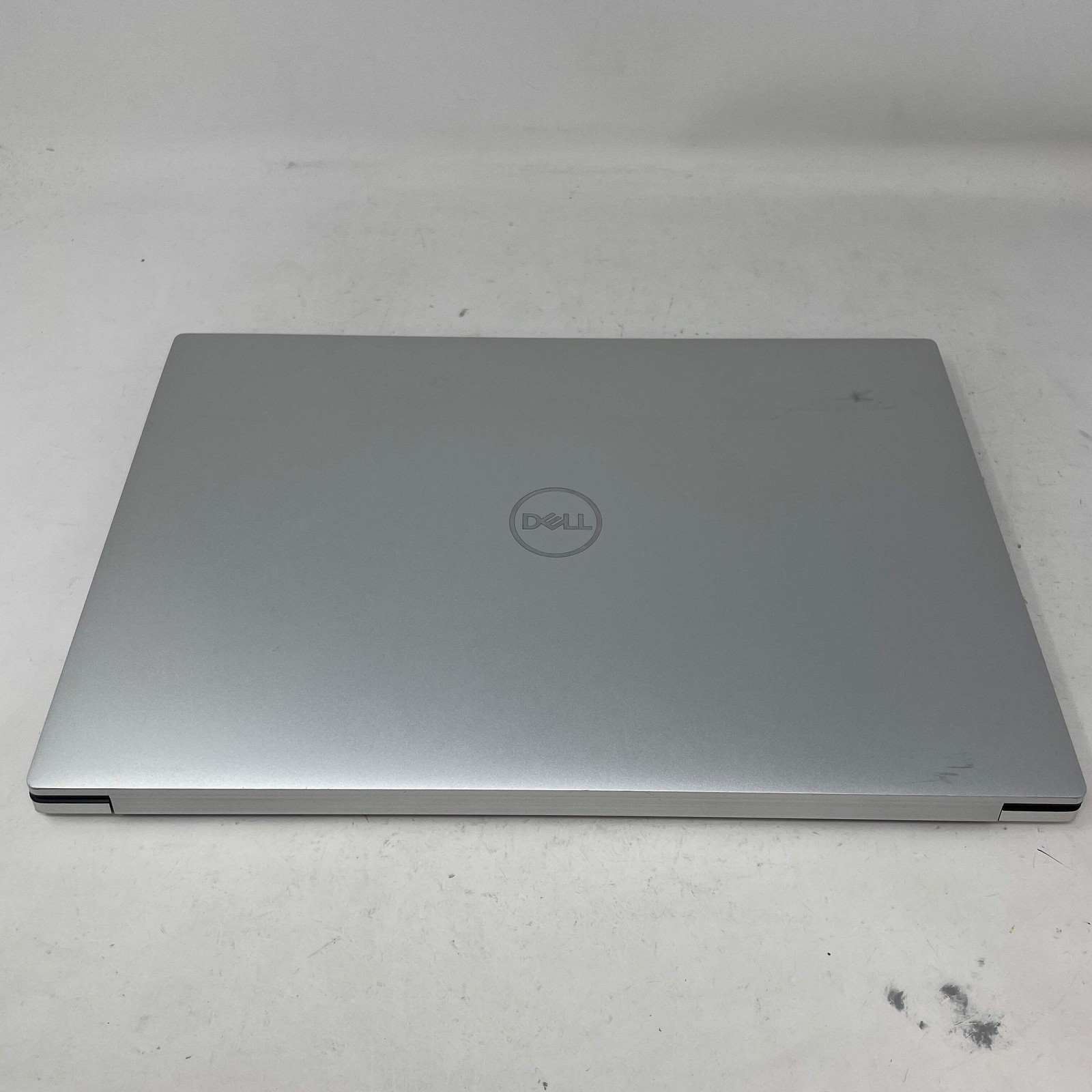 Dell XPS 9510 15.6″ i9-11900H 2.5GHz 16GB RAM 1TB SSD GeForce RTX 3050 Ti