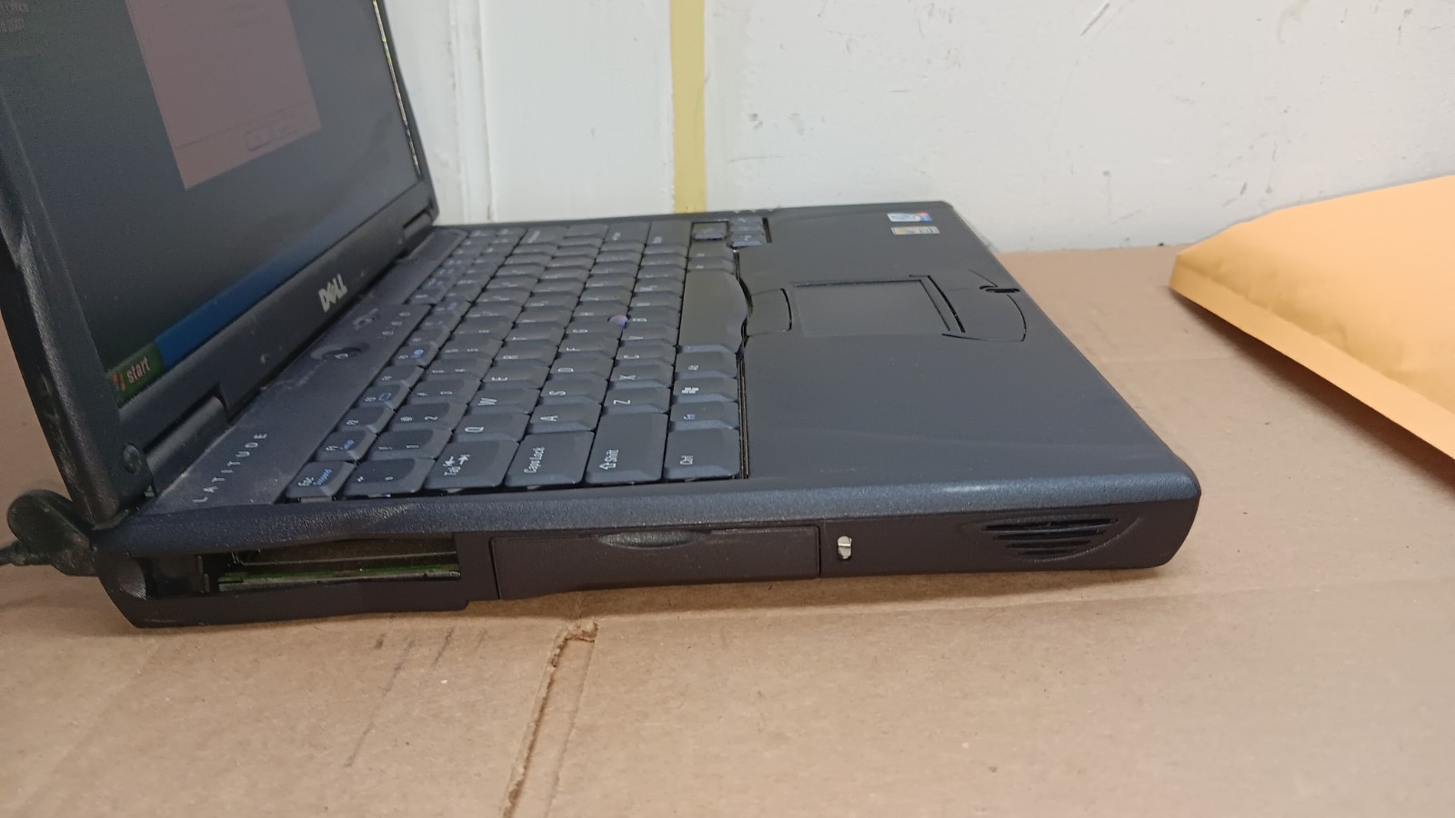 Vintage Dell Latitude C640 Laptop 2 GHz Windows XP Pro Serial & Parallel port