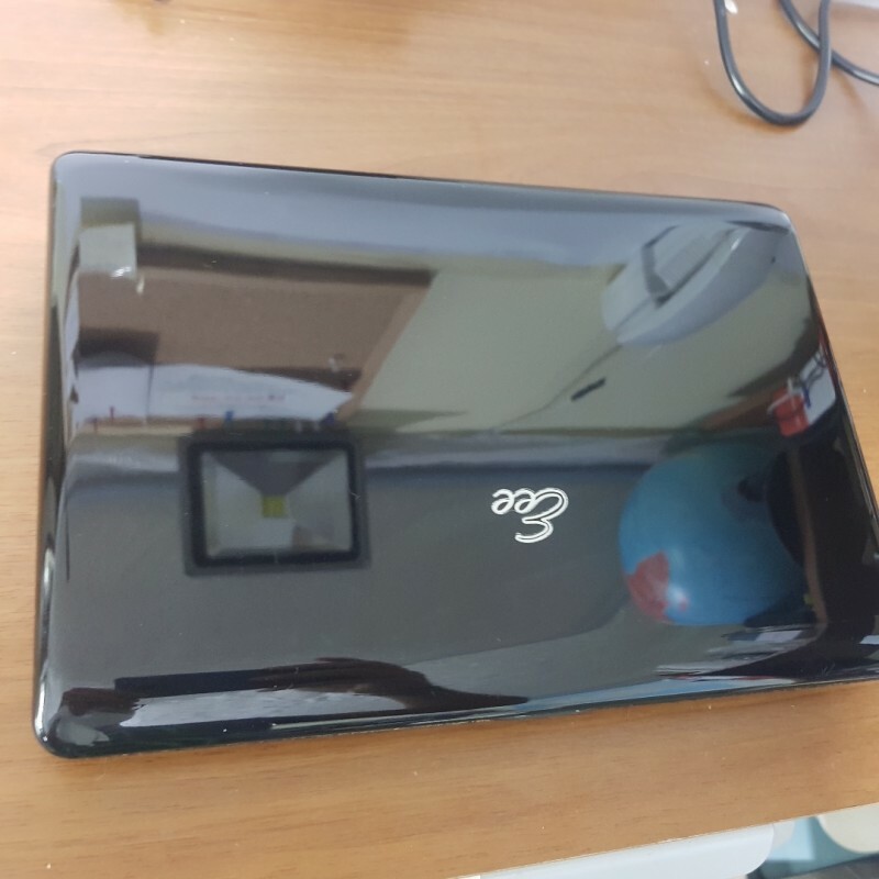 Asus eeepc 1005HA ATOM 18054 Small 10.1″ WINDOWS XP Laptop MINI PC Notebook