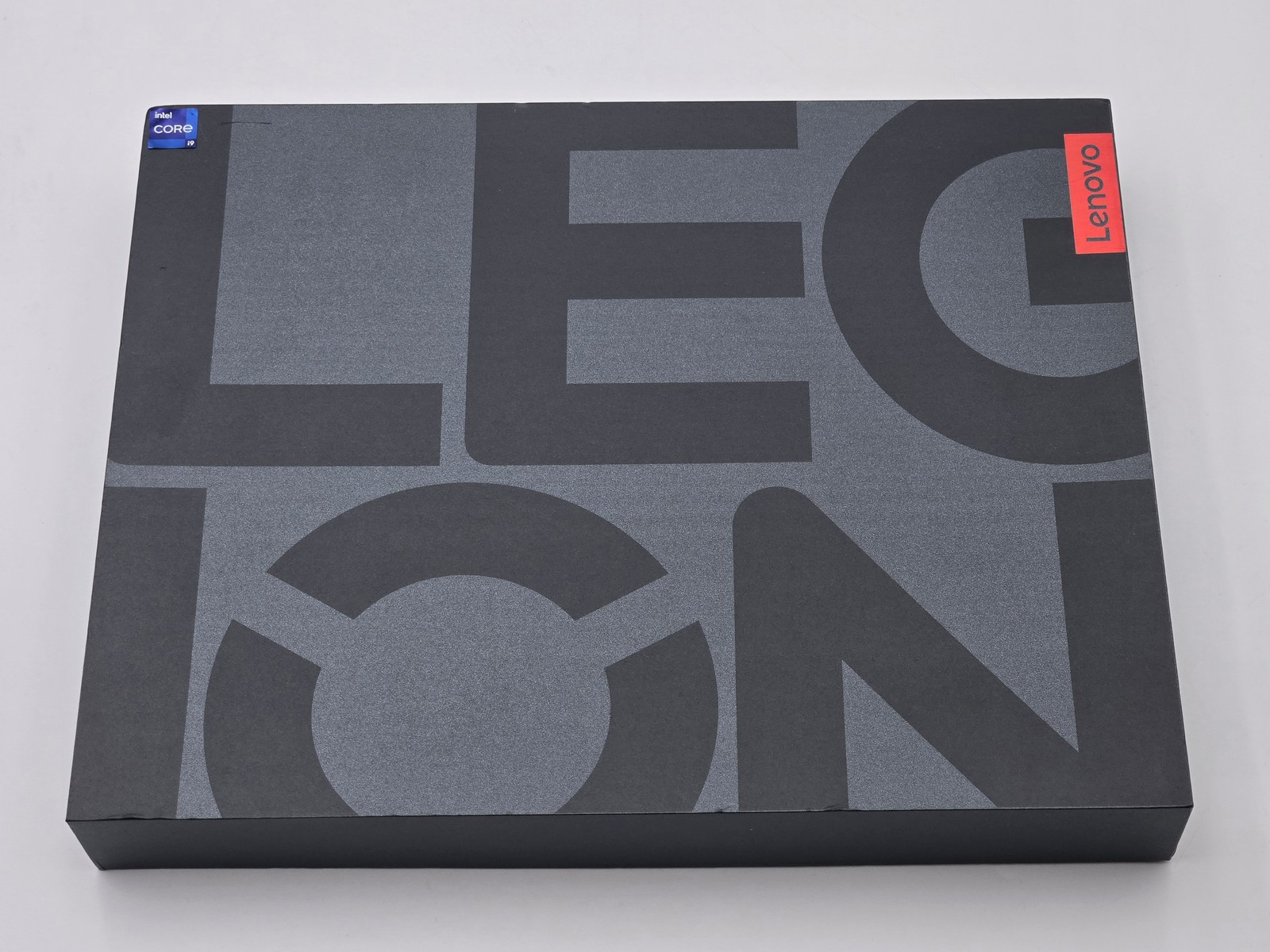 Lenovo Legion 9 16IRX9 16″ 3200 x 2000 I9-14900HX 2TB SSD 32GB W11 GeForce RTX