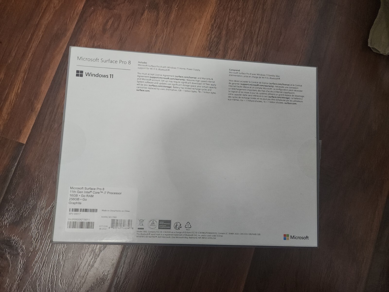 *EMPTY BOX* Microsoft Surface Pro 8 13″ Touch 256 GB SSD, Intel Core i7 11th