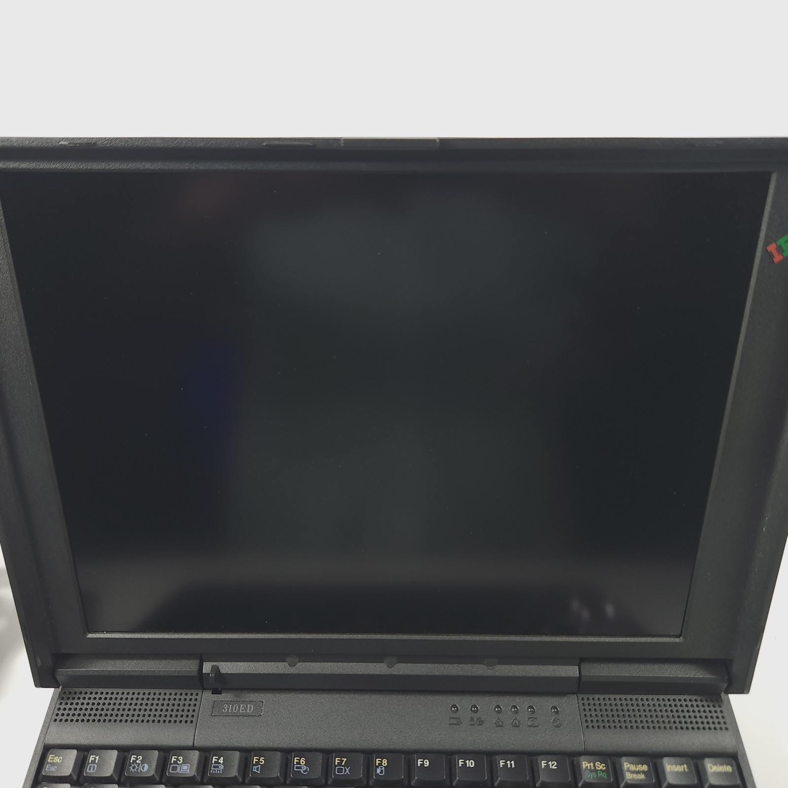 IBM Thinkpad 310ED Laptop Intel Pentium 32MB 2GB HD Windows 98 FE First Edition