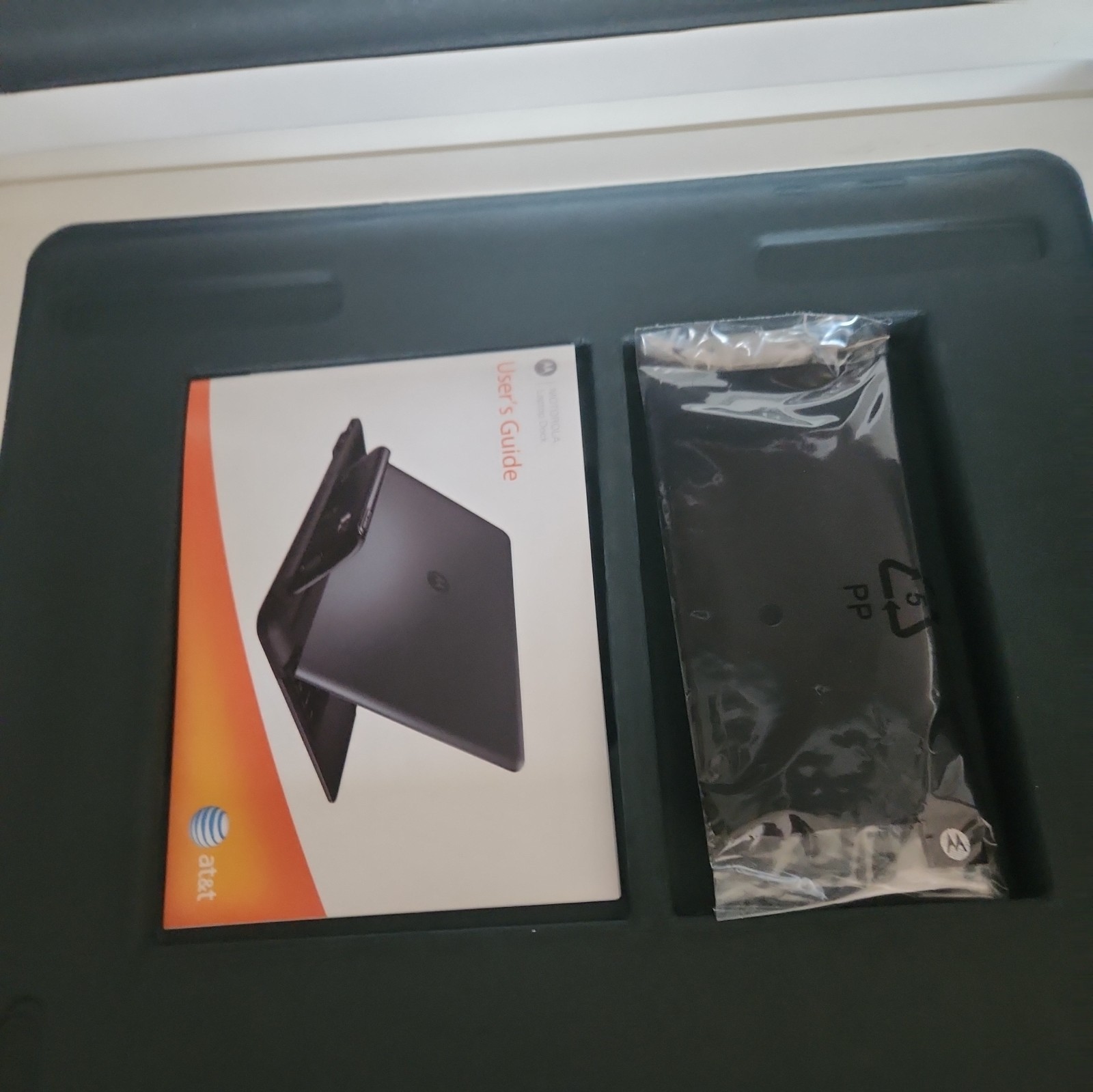 MOTOROLA ATRIX 4G LAPTOP MOBILE PHONE DOCK SJYN0737A STURDY LIGHTWEIGHT(box 1)