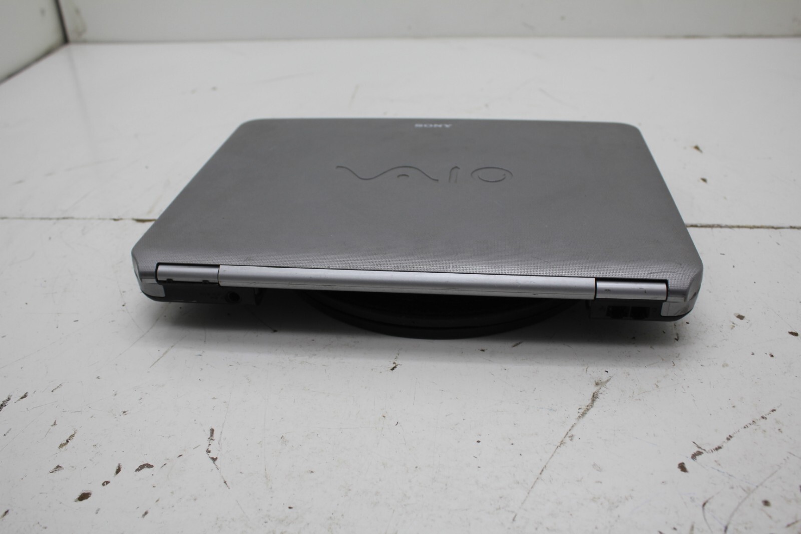 Sony VAIO VGN-NR110E Intel Pentium T2310 2GB Ram – No HDD or Battery