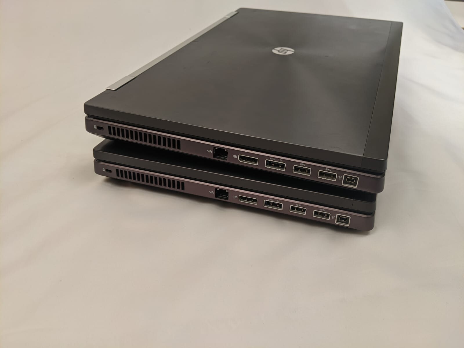 Lot of 2 HP Elitebook 8770w 17.3″ i5-3320M 8GB GB Laptop [No OS/HD/AC]