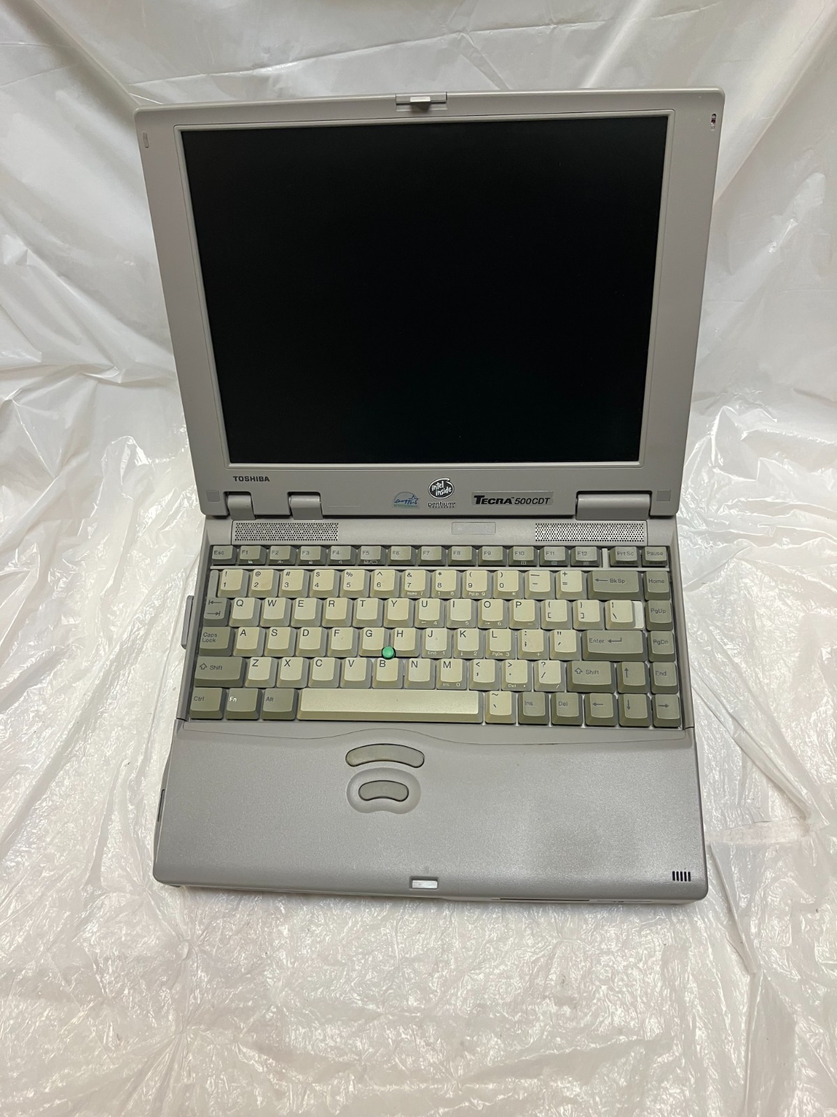 Vintage Toshiba Tecra 500CDT Computer w/ Power Cord, FOR PARTS