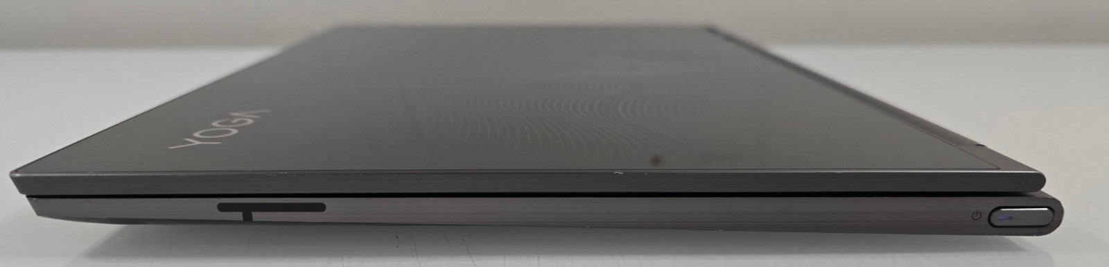 Lenovo Yoga C930-13IKB 13.9″ 4K UHD Touch i7-8550U 1.8GHz 12GB 512GB Grade B