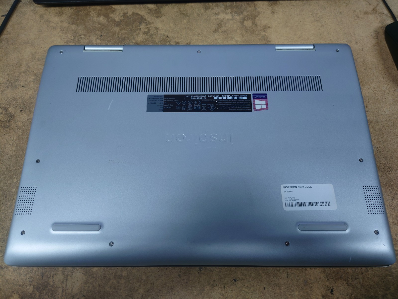Dell Inspiron 15 5582 15.6″ FHD Touch i5-8265U 8GB RAM 256GB SSD No OS