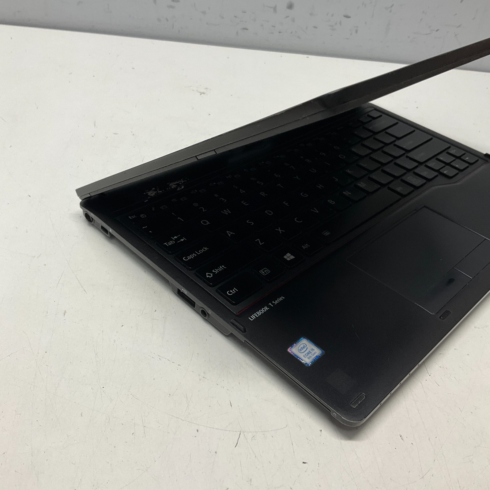 Fujitsu Lifebook T938 Laptop Intel Core i5-8250U FOR PARTS ONLY BLACK SCREEN