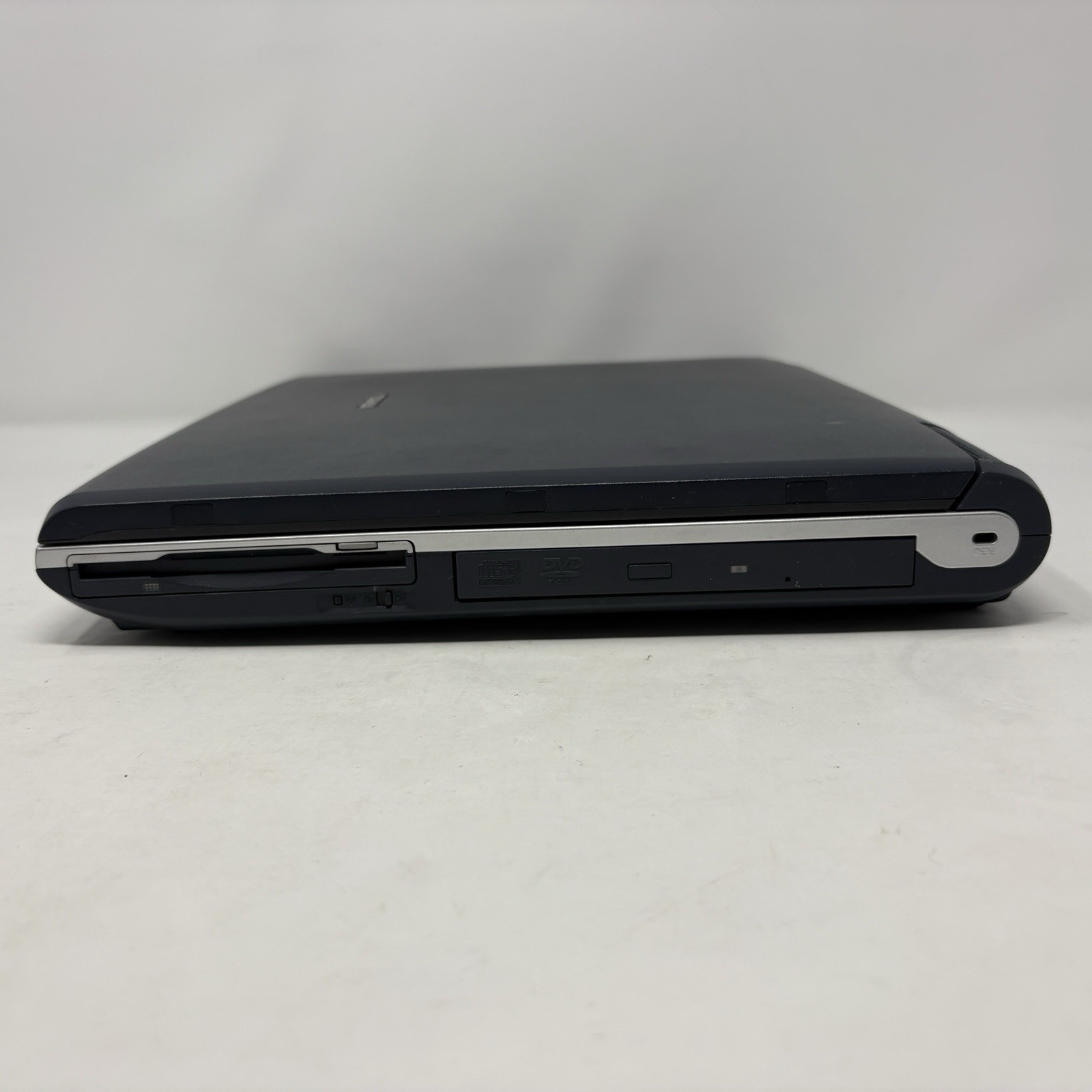 Toshiba Satellite 15″ Laptop Intel Pentium 4 – Windows XP – 256 MB RAM – Tested