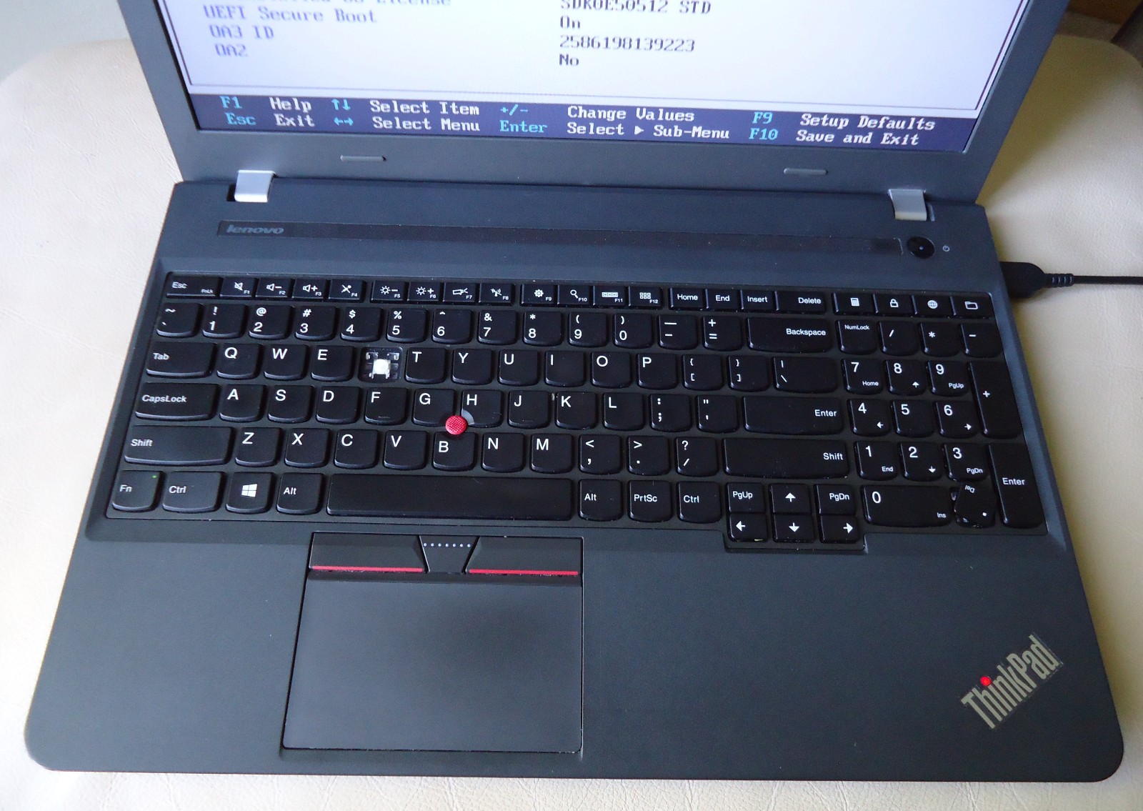 Lenovo ThinkPad E555 15.6″ Laptop AMD 6-7000 for Parts of Repair