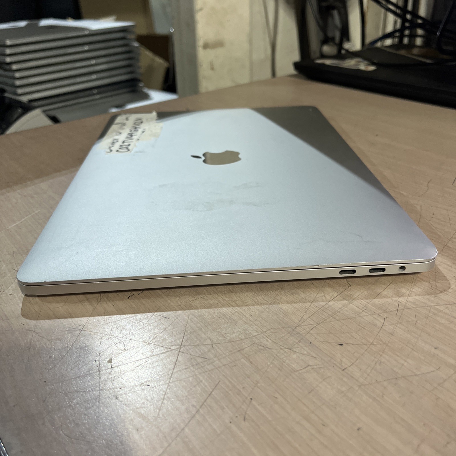 APPLE MACBOOK PRO 13″ TOUCH/MID-2017 CORE I5-7267U 3.1GHZ 8GB RAM 256SSD