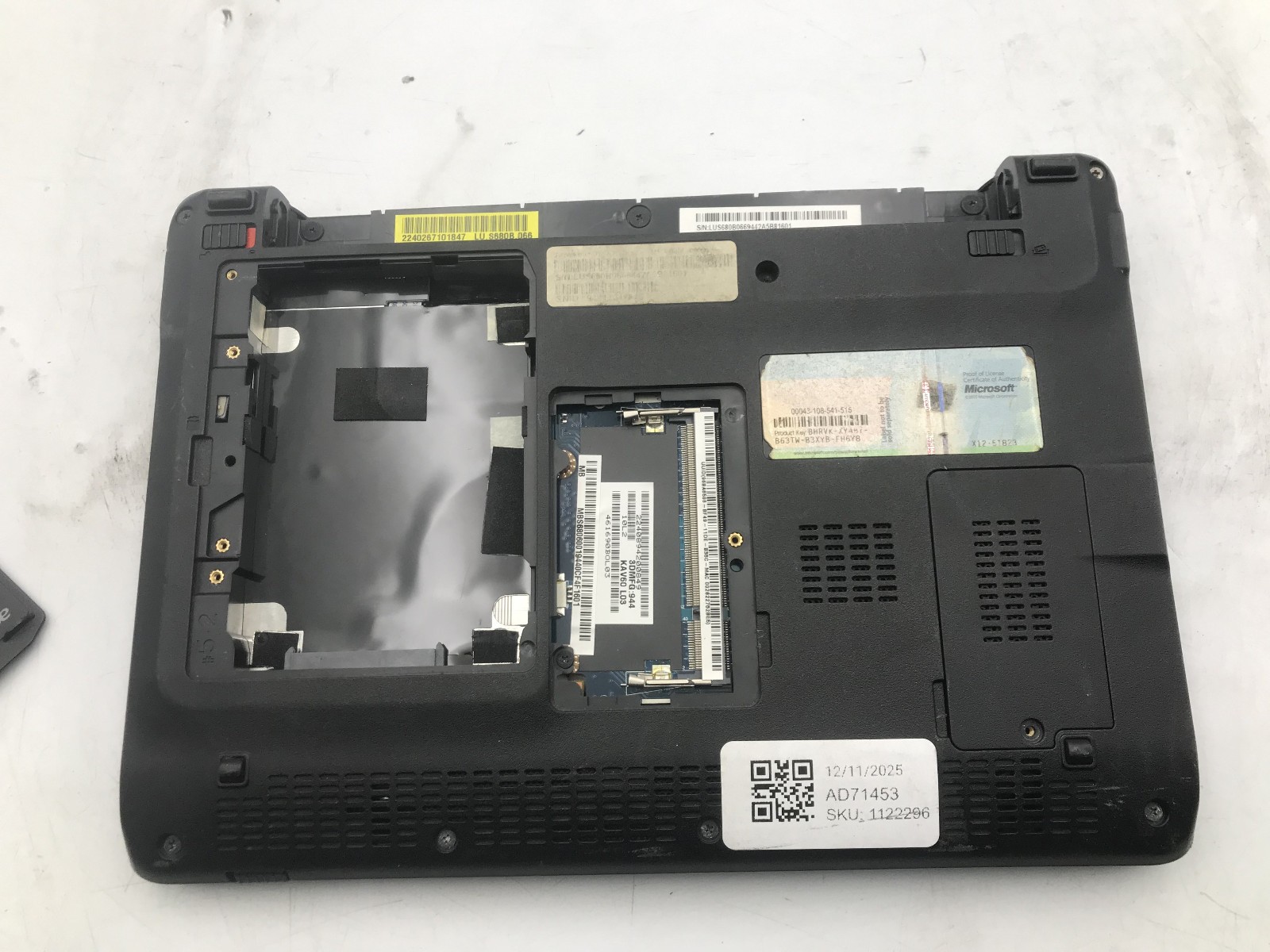 ACER ASPIRE ONE KAV60 – BOOTS TO BIOS – INTEL ATOM A270 – NO RAM – READ DESC -BB