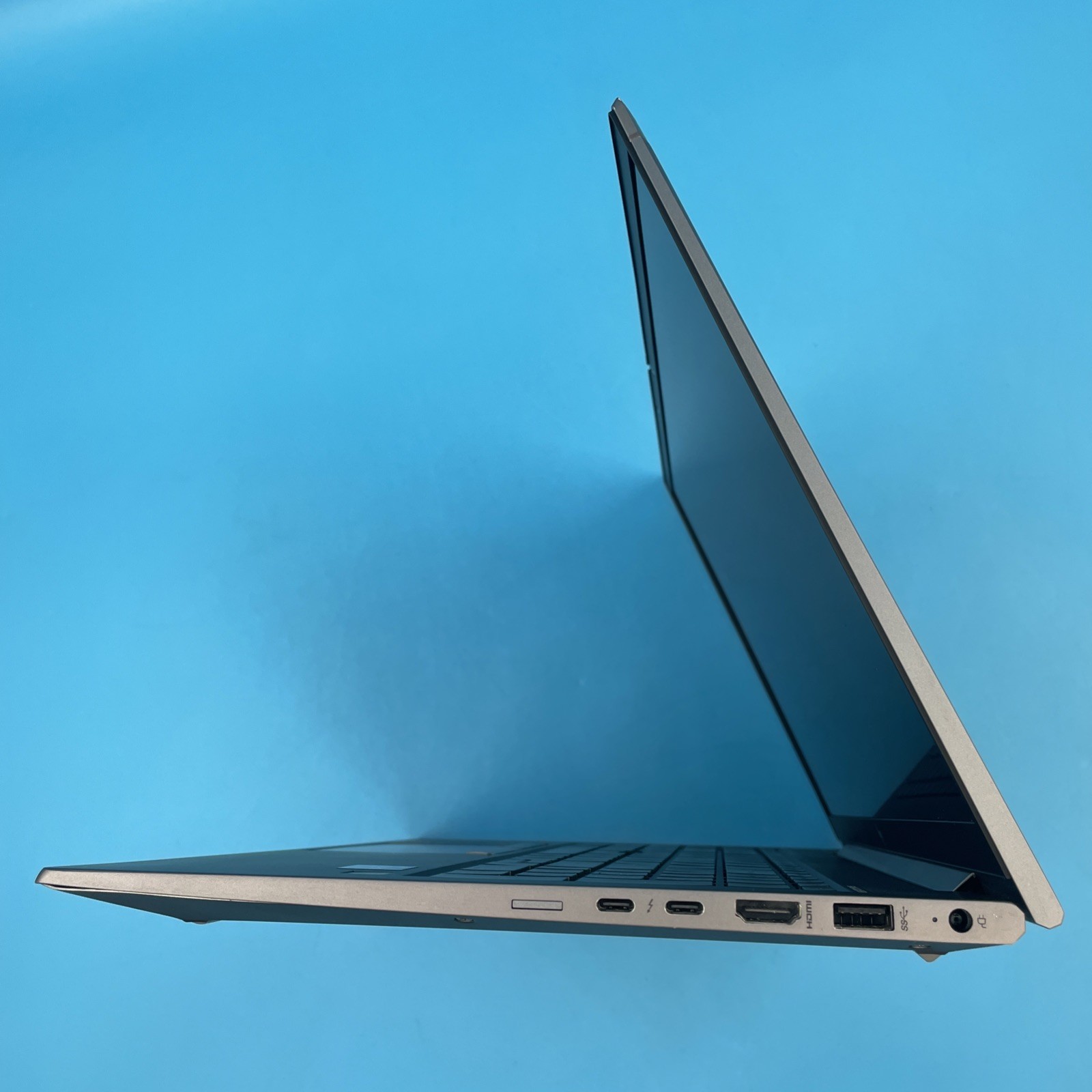 HP ZBook Firefly G8 | i7-1185G7 | 16GB RAM | 512GB SSD | WIN 11 PRO | 74% BATT