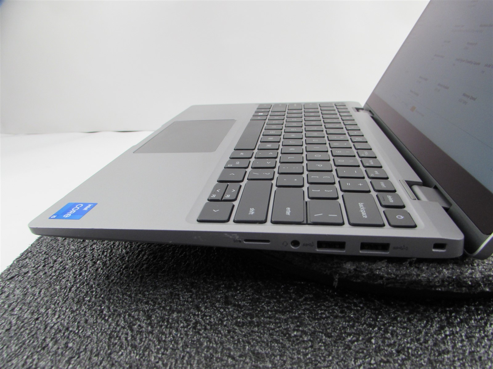 DELL LATITUDE 3330 (Convertible / 2 in 1) I5-1235U 256GB SSD 8GB RAM WIN 11 PRO