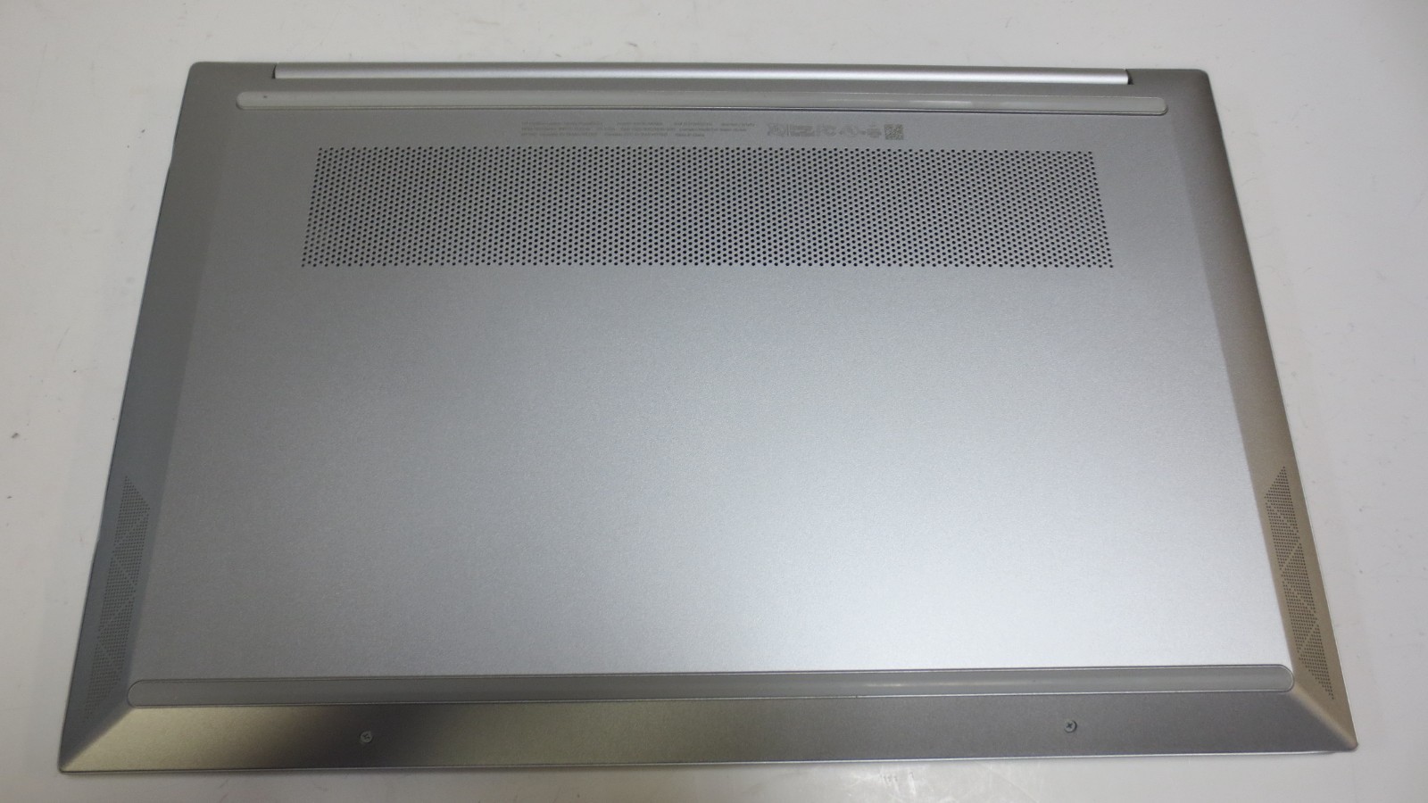 HP Pavilion 15-eg1053cl 15.6″ i5-1155G7 2.5GHz 12GB RAM 500GB SSD Win 11 Home