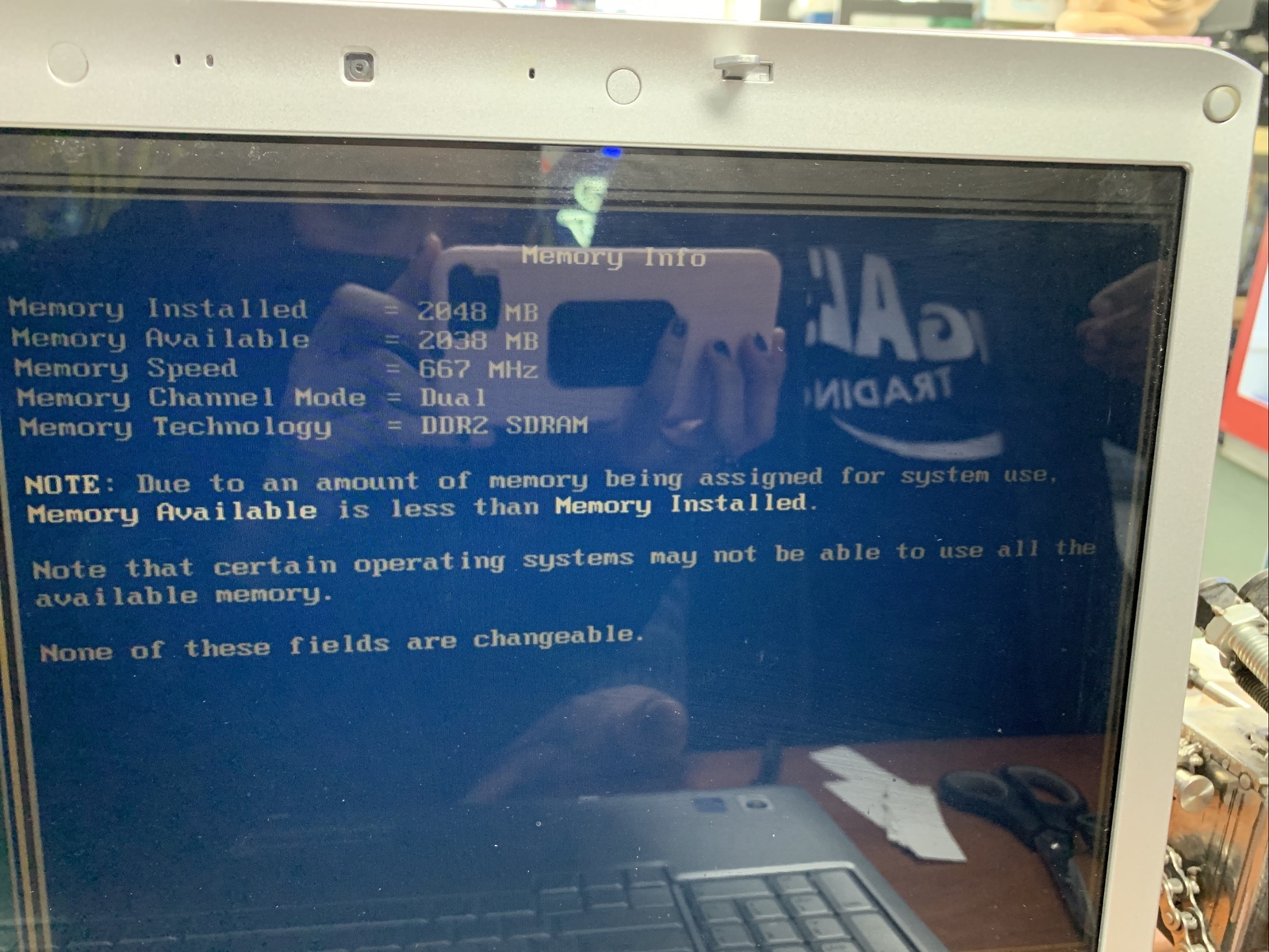 Dell Vostro 1720 | Core2 Duo P7570 (2.26 GHz) NOHDD | 2GB RAM PARTS