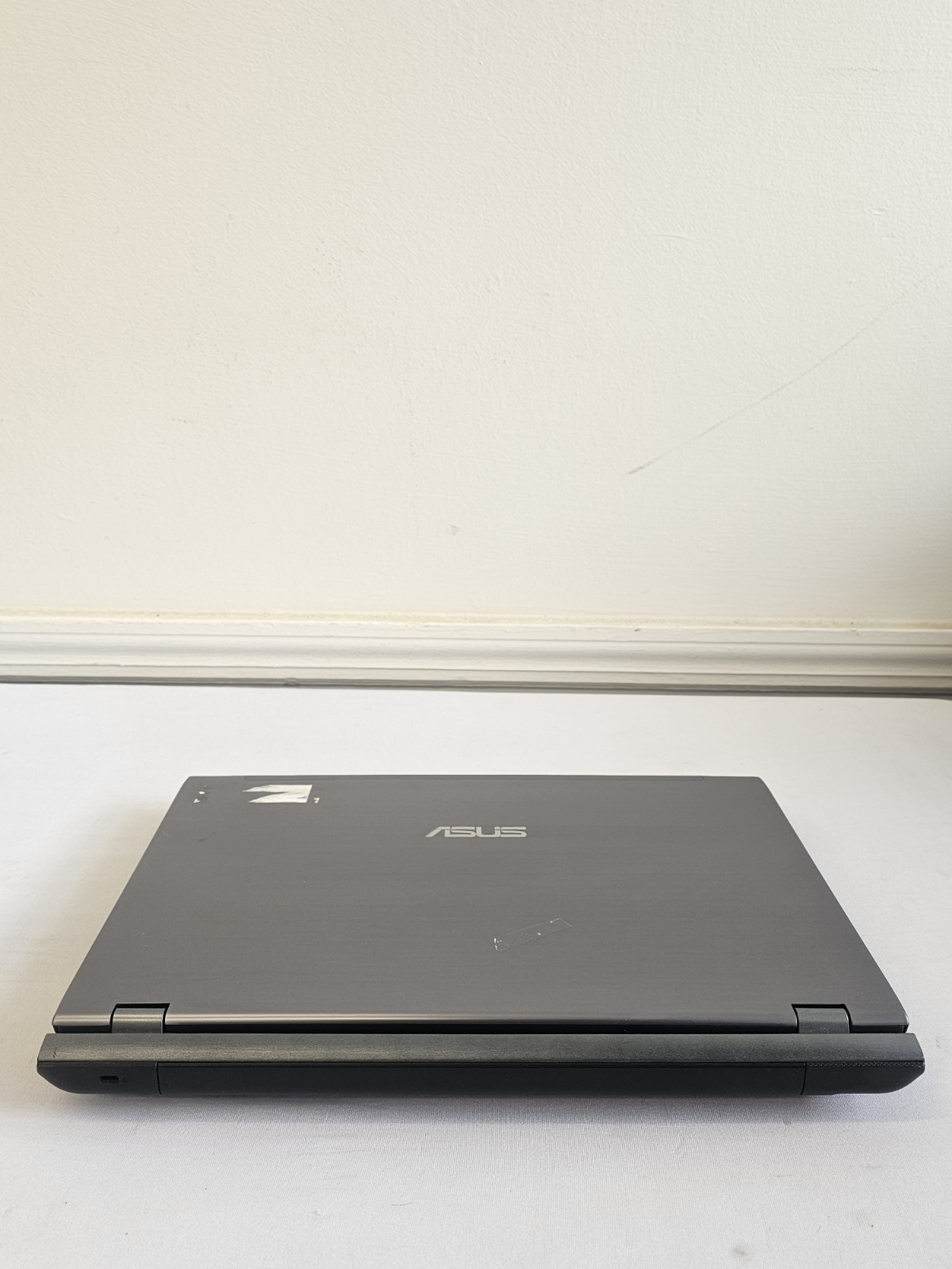 ASUS U56E Laptop – Intel i5-2410M – 6GB RAM – 640GB HDD – BAD BATT – Read Desc.