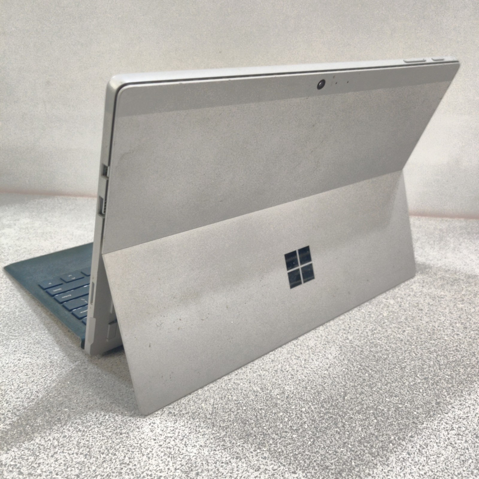 Microsoft Surface Pro 5 1807 12.3″ i5-7300U, 8GB, 256GB SSD Windows 10 Pro NO AC