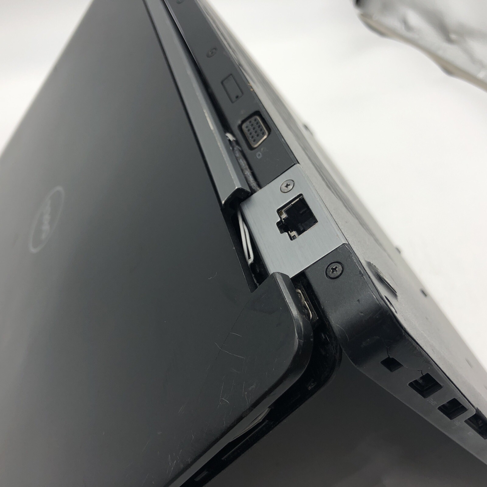 Dell Latitude E5570 i5 UNKNOWN CPU CODE/RAM/HDD/OS BAD DISPLAY/BOARD/HINGE PARTS