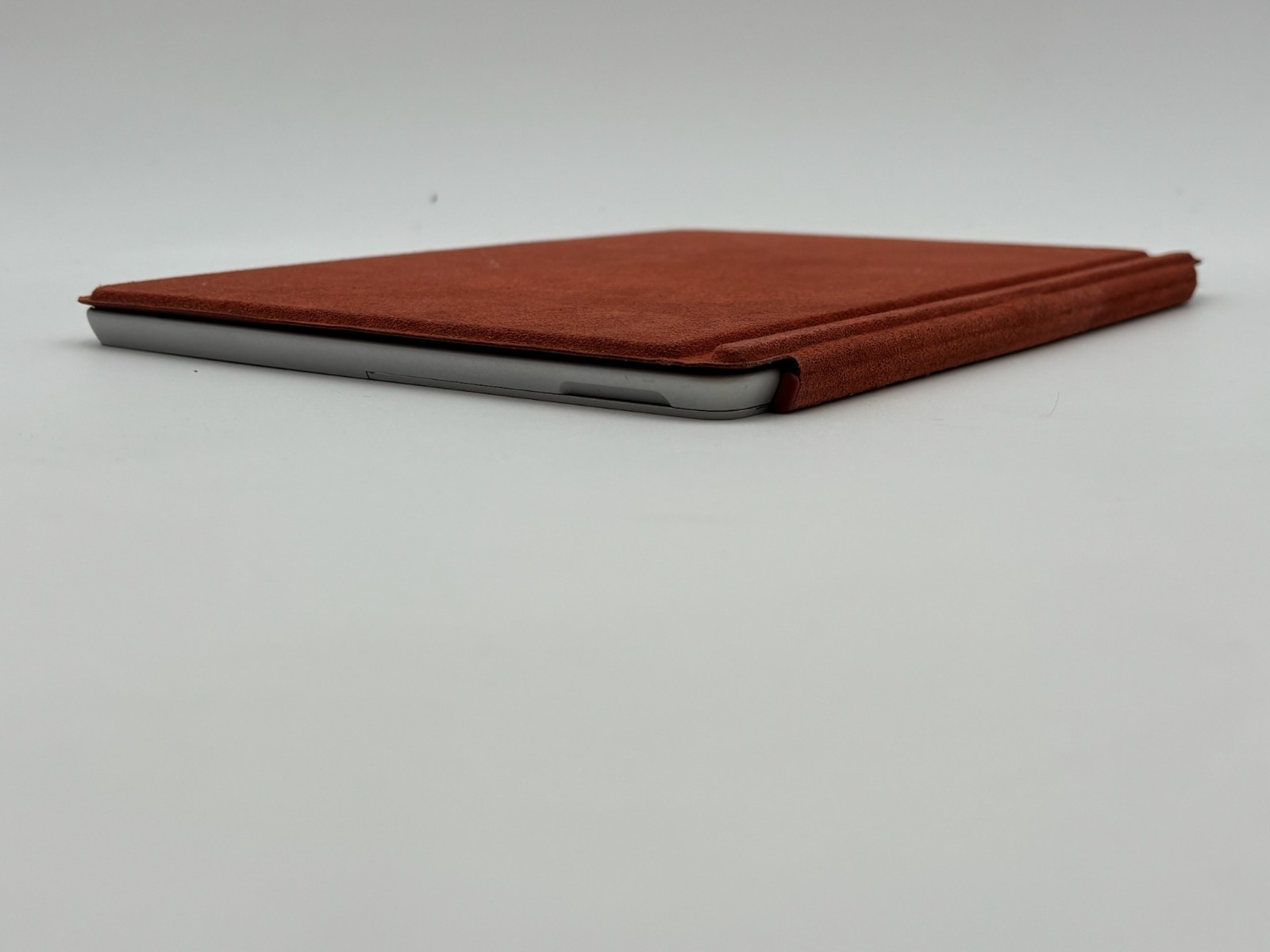 Microsoft Surface Go 2 10.5″ 64 GB SSD 4 GB RAM M3-8100Y Windows 11 Pro – READ
