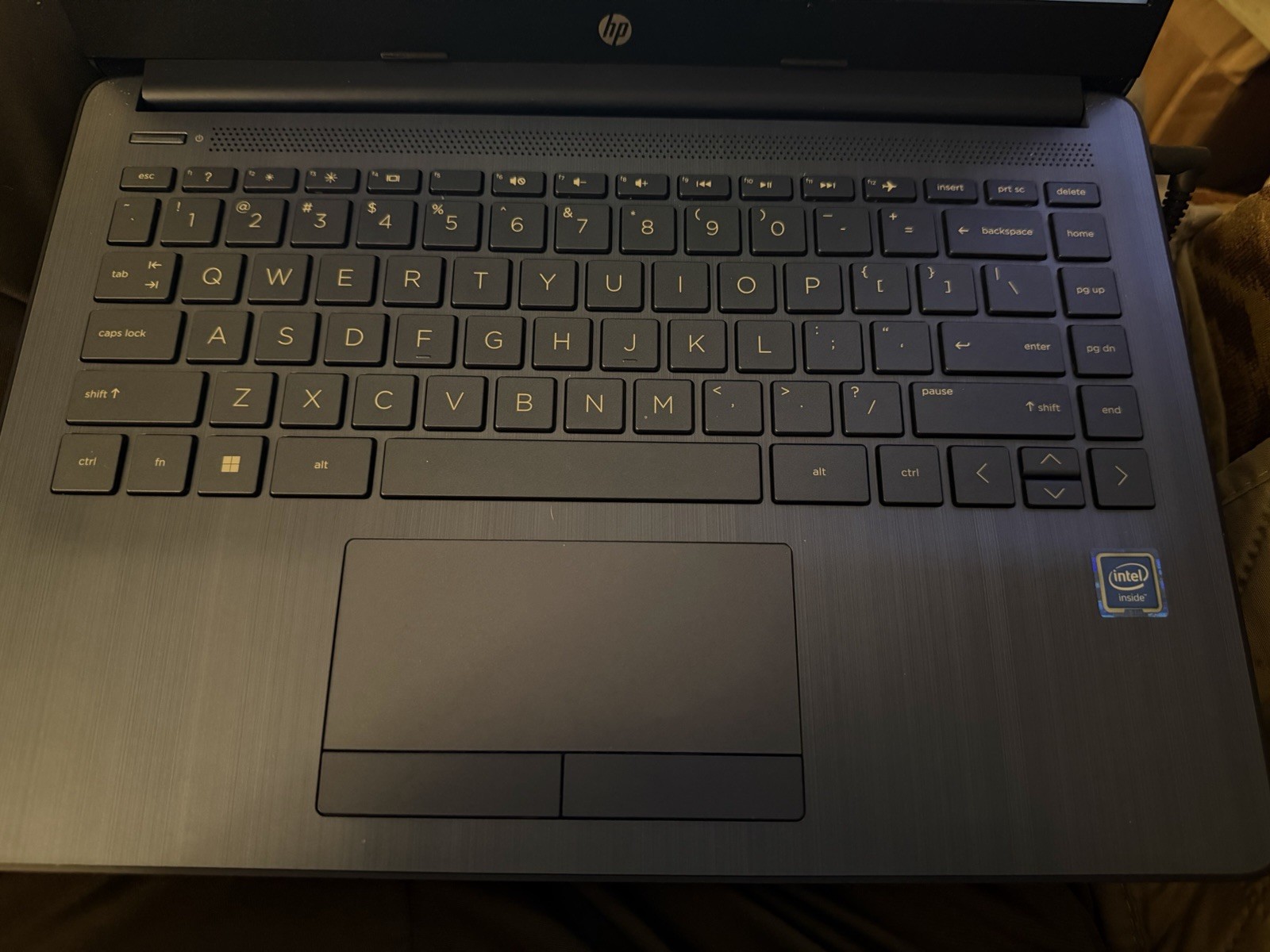 HP 14-cf2111wm 14″ Laptop Blue Intel Processor Windows 11 W/charger EUC