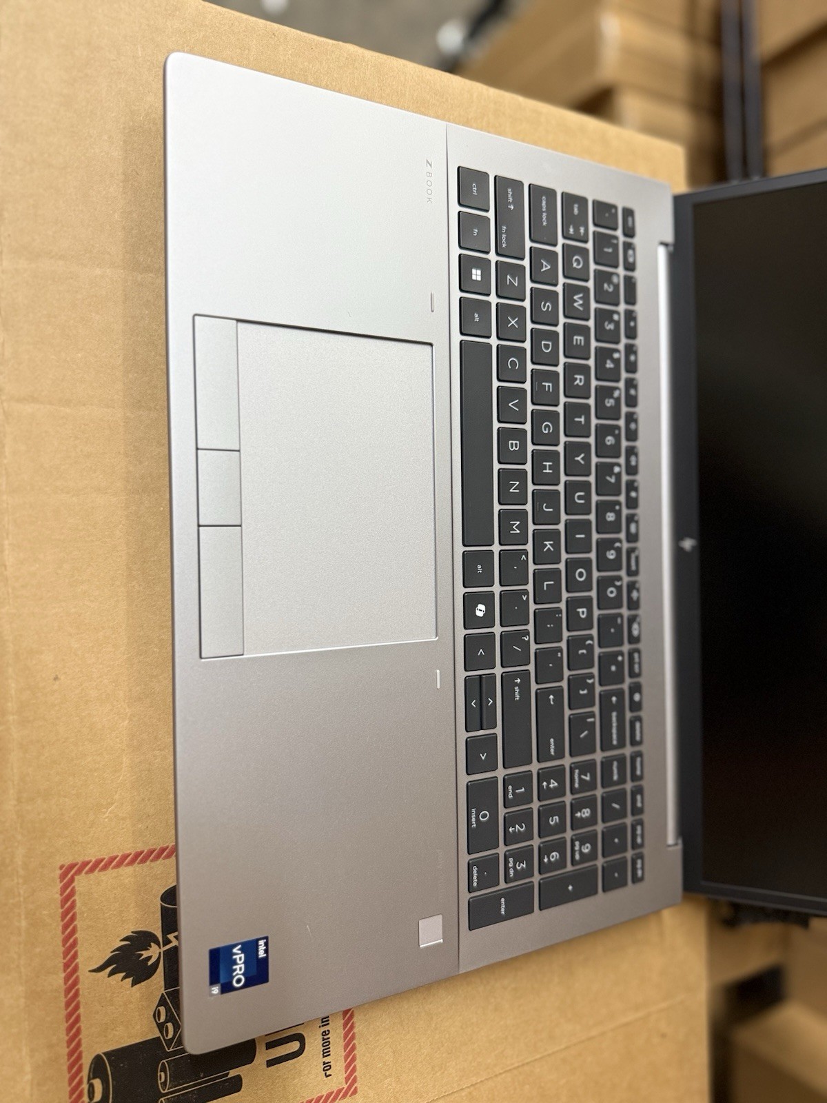 HP ZBOOK FURY G11 I9-13950HX / 64GB DDR5 /1TB NVME / NVIDIA RTX 4000 Ada 12GB