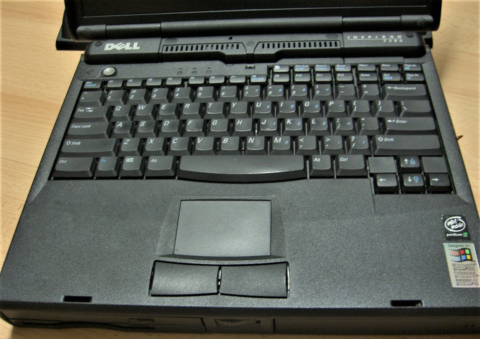Old Dell Inspiron 7500 Laptop w/CPU/HD/Rams & Dock for collector (Working As Is)