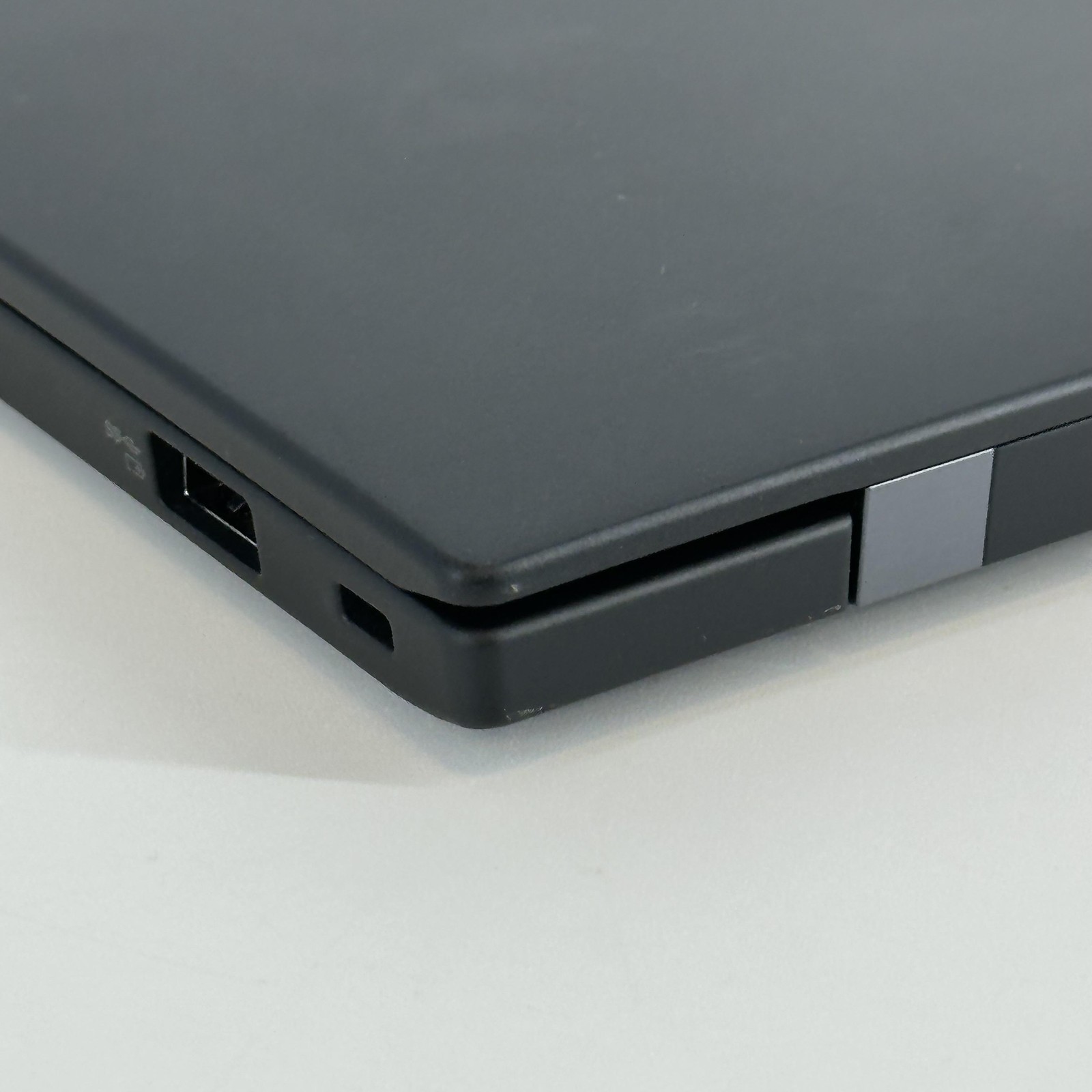 Lenovo ThinkPad X1 Carbon Gen 9 14 FHD+ i5-1135G7 2.4GHz 8GB 256GB SSD Very Good