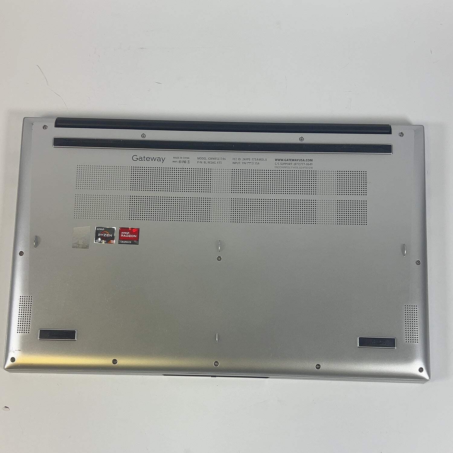 Gateway Laptop GWNR5L1746 17.3″ Ryzen 5 5500U 2.1GHz 8GB RAM 256GB SSD