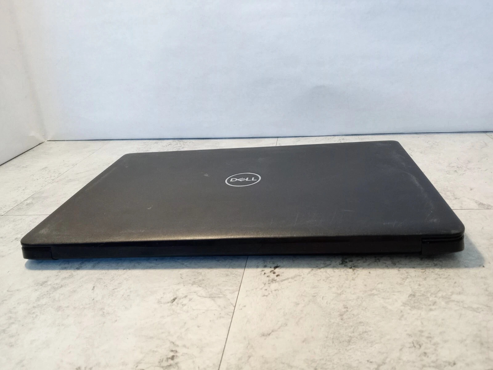 Dell Latitude 3500 i7-8565U 8GB RAM 256GB SSD NVIDIA M130 Win 11 Office 2021