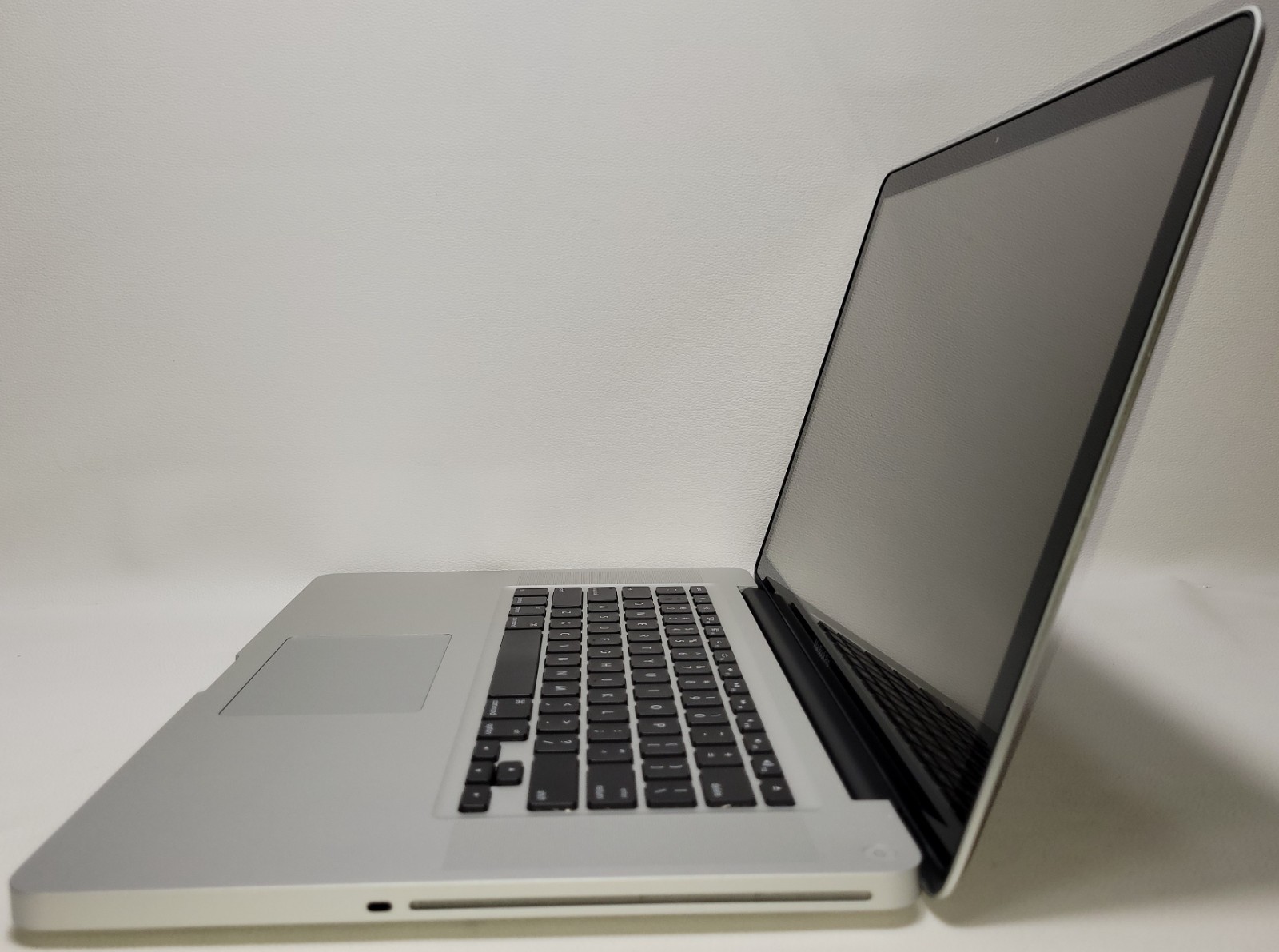 Macbook Pro A1286 i7-3615QM 16GB 500GB ADAPTER (UID CI6E774EDC)