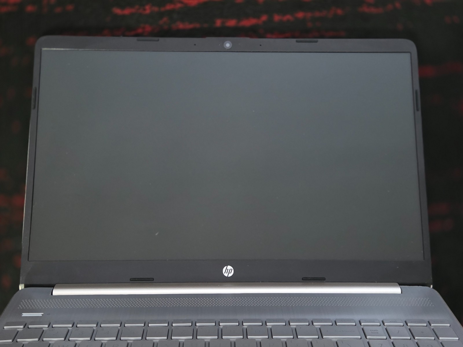 HP 15z-EF1000 15.6″HD Core AMD Athlon 3150U 2.4GHz 8GB + Charger