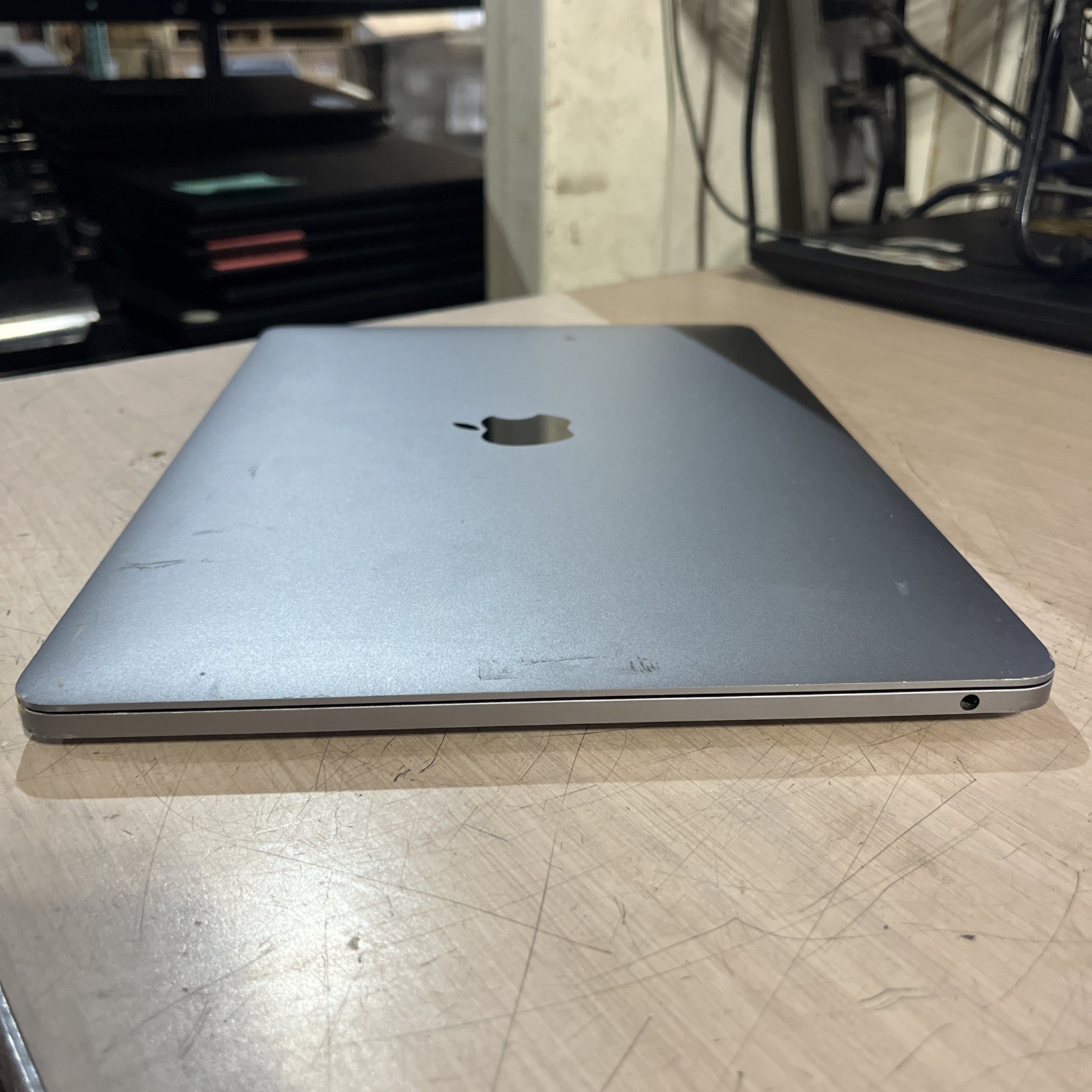 APPLE MACBOOK PRO 13″ TOUCH/2019 2TB CORE I5-8257U 1.4GHZ 8GB RAM 128SSD
