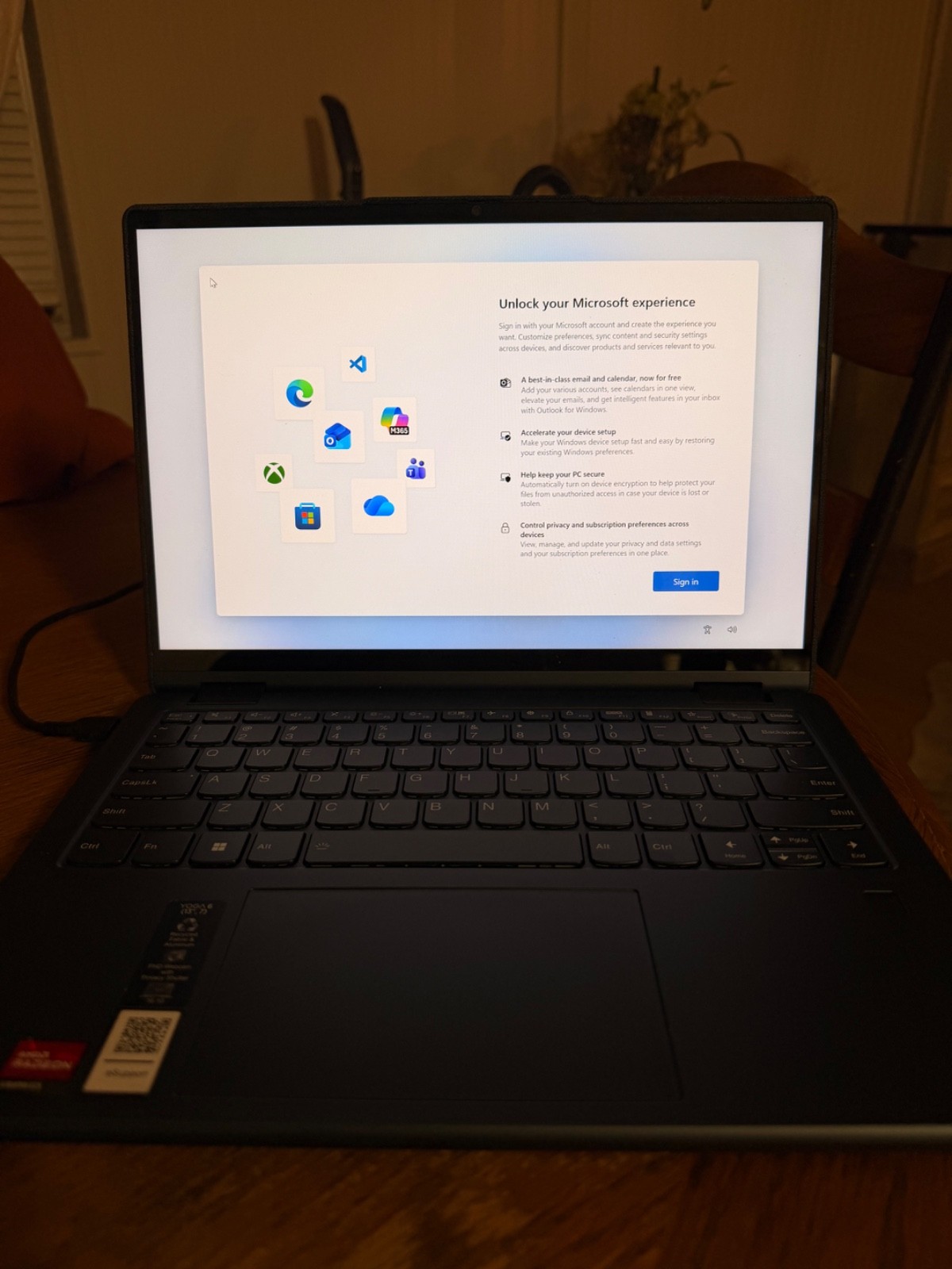 Lenovo Yoga 6 13ALC7 13.3″ (256GB SSD, Ryzen 5 5500U, 2.1 GHz, 8GB) Laptop-Black