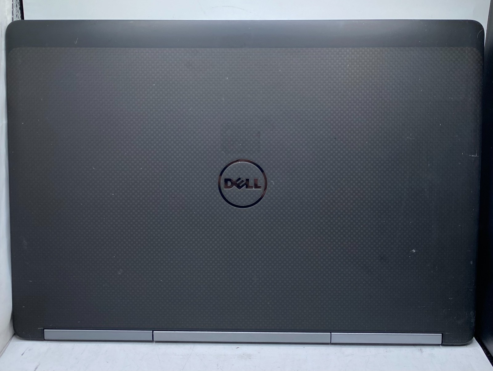 Dell Precision 7520 15.6″ Laptop Intel i7-6820HQ 2.7GHz 32GB RAM 256GB SSD