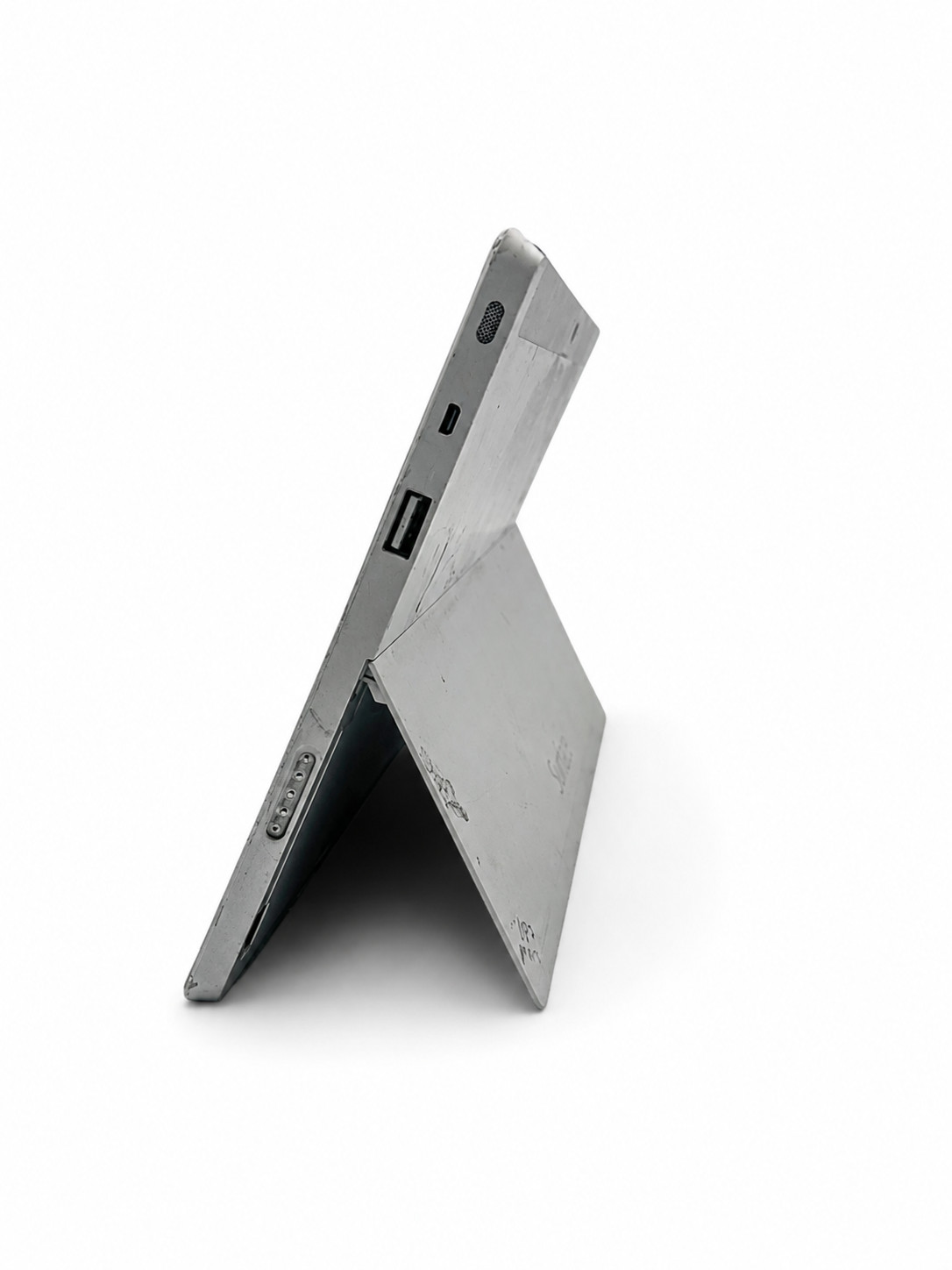 Microsoft Surface 2 RT Model 1572 10.6″ Nvidia Tegra 4 2GB RAM 32GB SSD