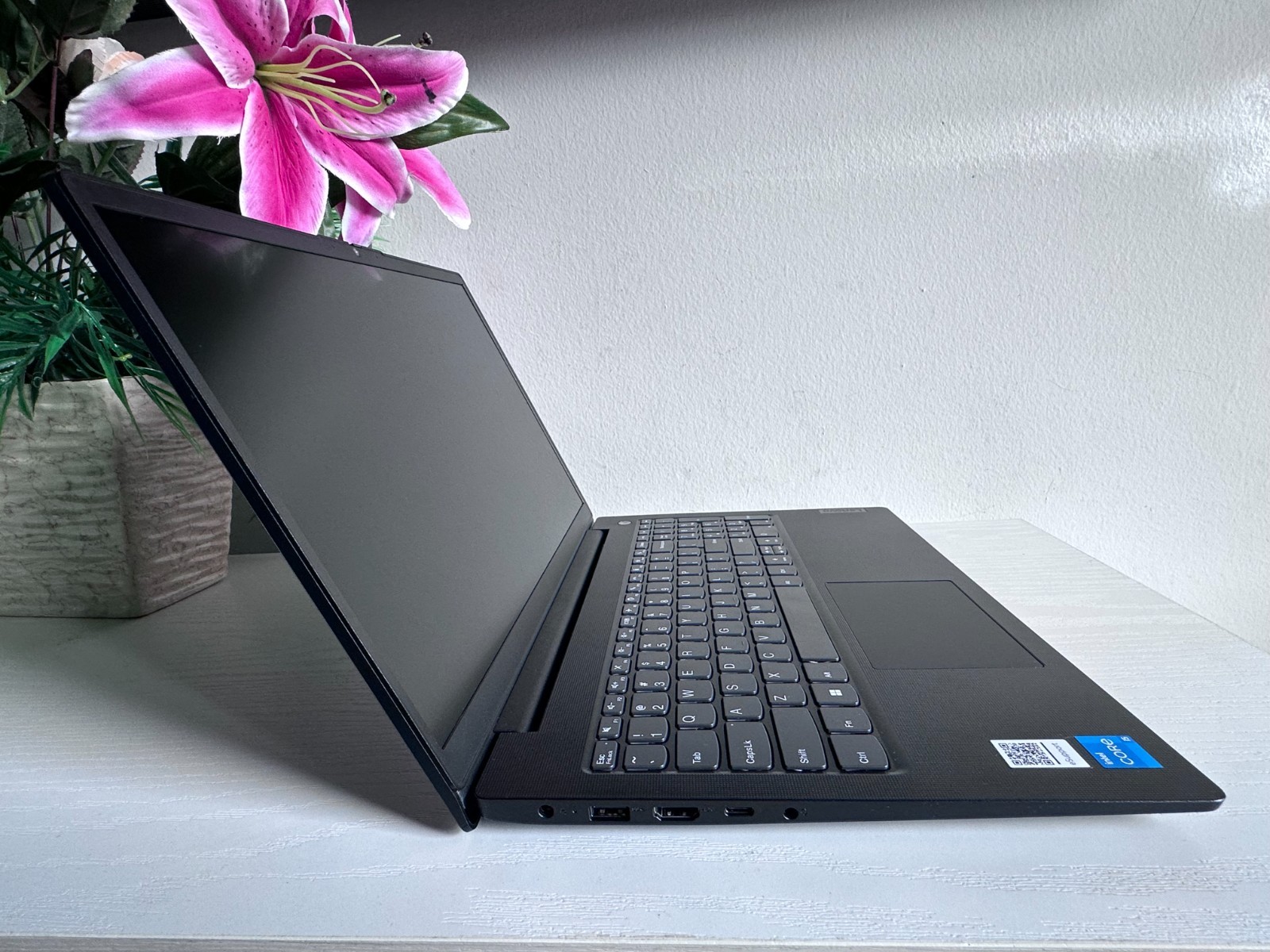 Lenovo V15 G4 IRU 15.6″ (1TB GB SSD, Intel Core i5 13th Gen., 13420H,24GB DDR4