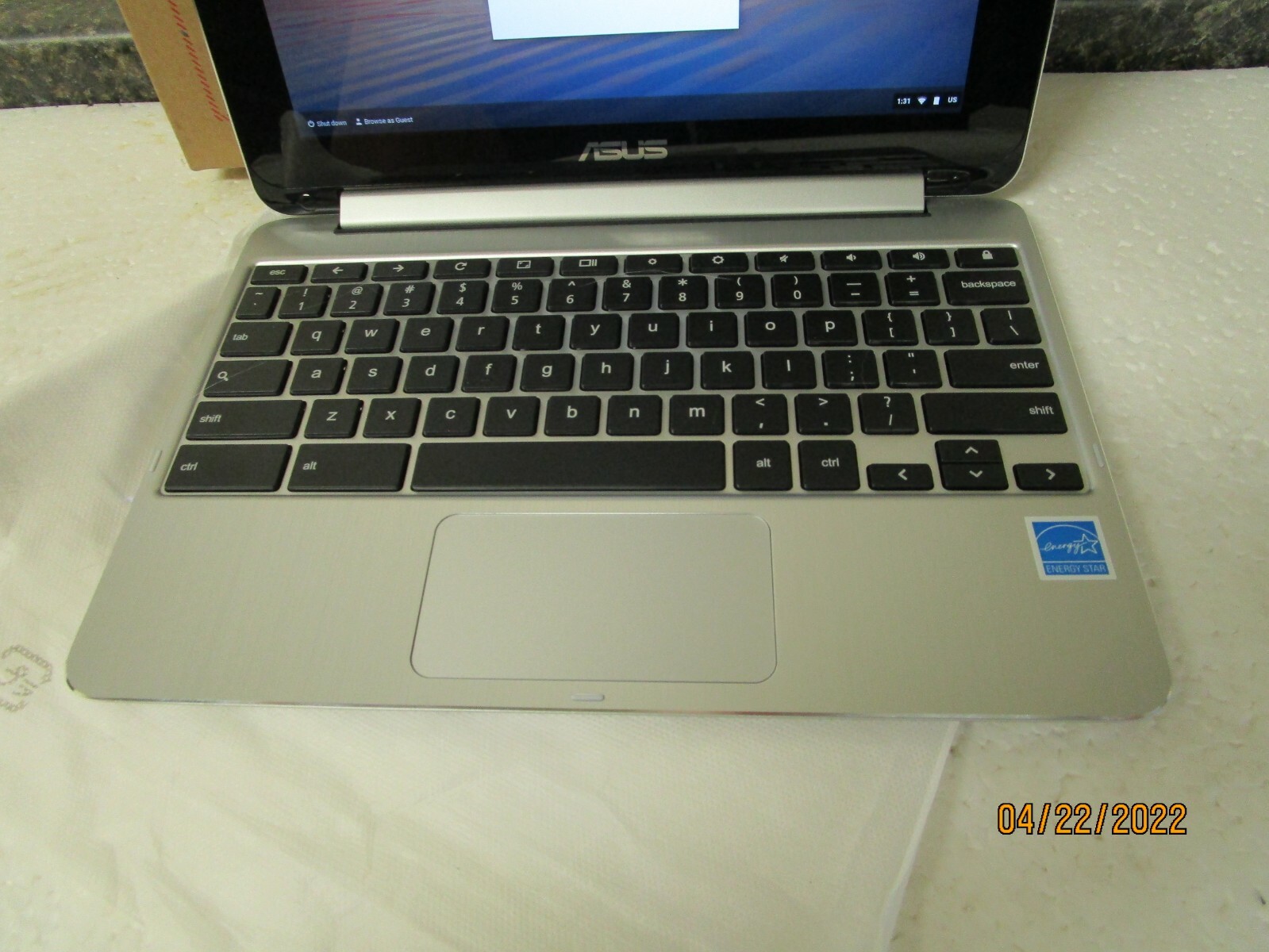 Asus C100P Flip 2-in-1 10″ Chromebook 1.8GHz 16GB 4GB – Faint Horizonal Line