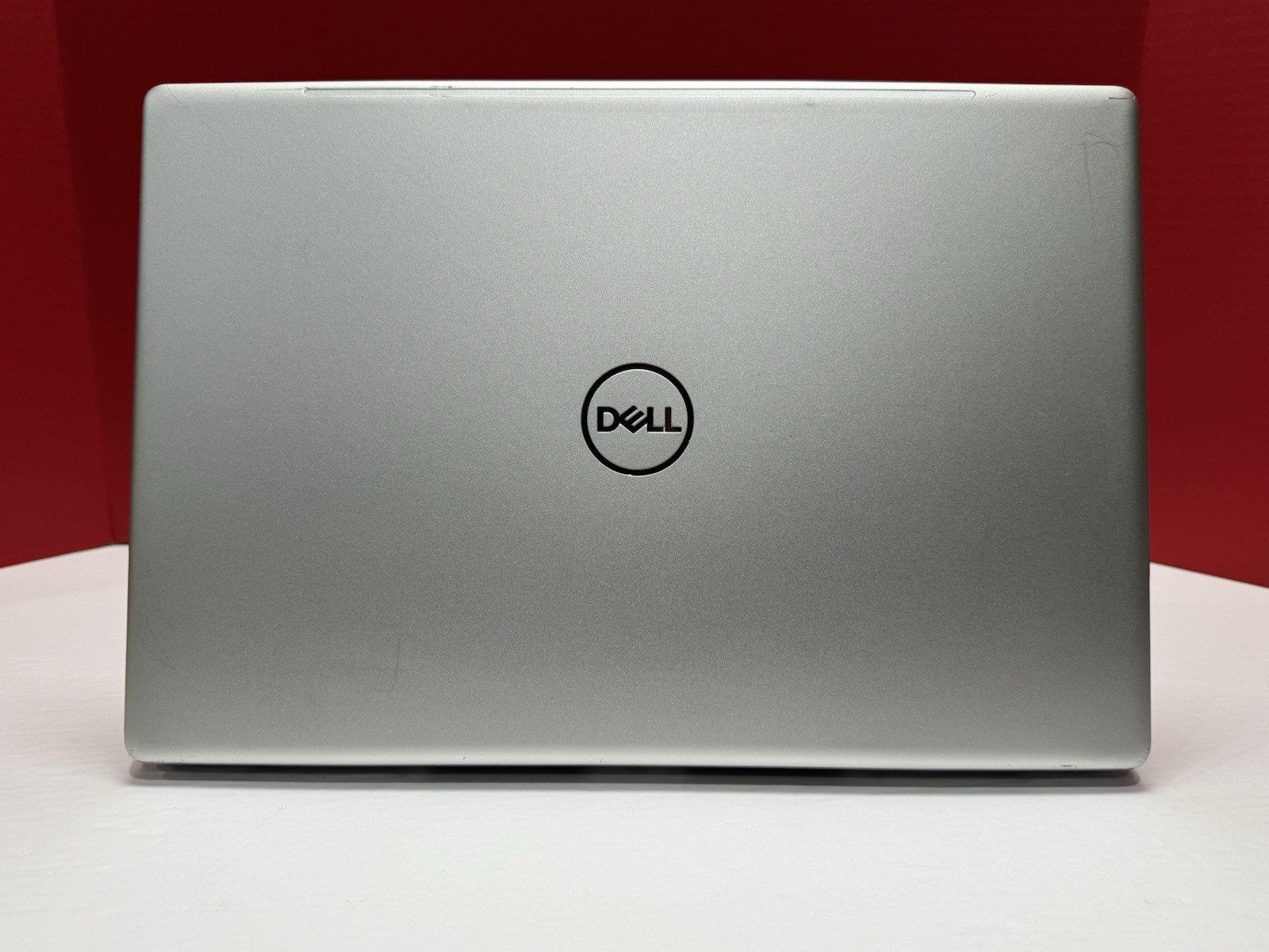 Dell inspiron 7580 i5 8265U 1.6GHz 16GB RAM 256GB SSD