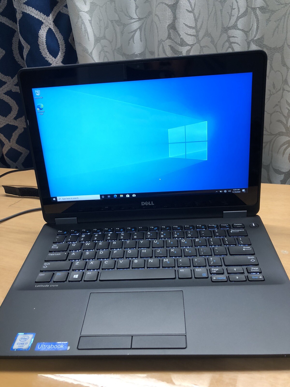 Dell Latitude E7270 12.5 inch (256GB, Intel Core i7 6th Gen., 2.60 GHz, 16GB )