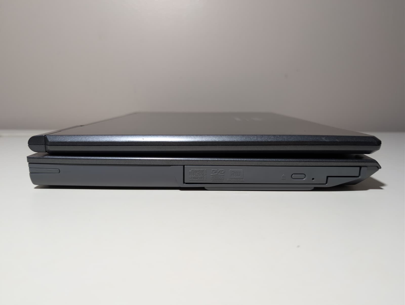 15″ FUJITSU LIFEBOOK A6120 | Core 2 Duo T8100 4GB RAM 500GB HDD | XP 32-Bit DVD