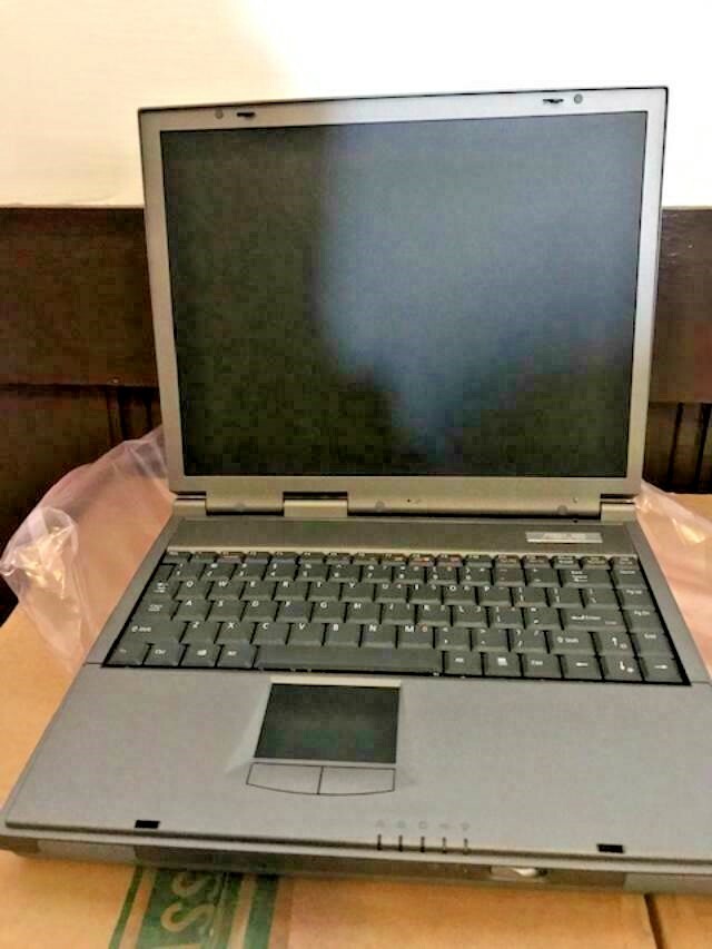 BRAND NEW ASUS “DUMMY” NOTEBOOK FOR DISPLAY ONLY – ATTN REALTORS & STAGING RM2