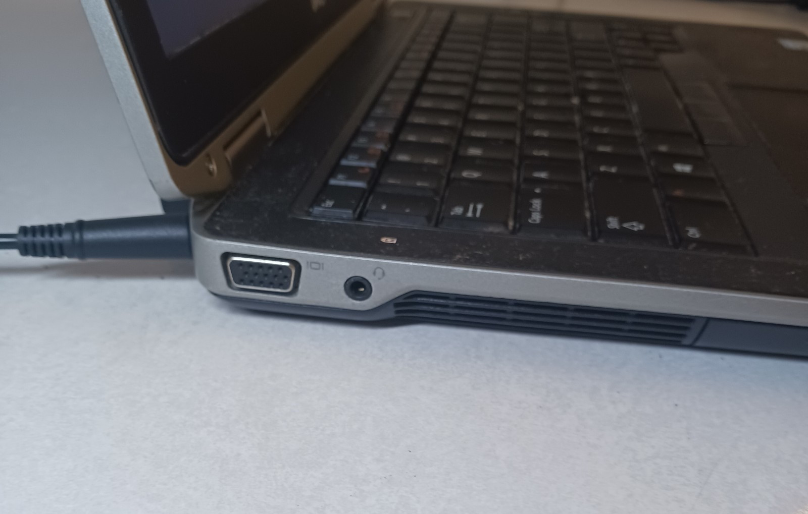 Dell Latitude E6330 14″ Laptop Core i5 -3320M 8GB Windows 10 Pro For Parts