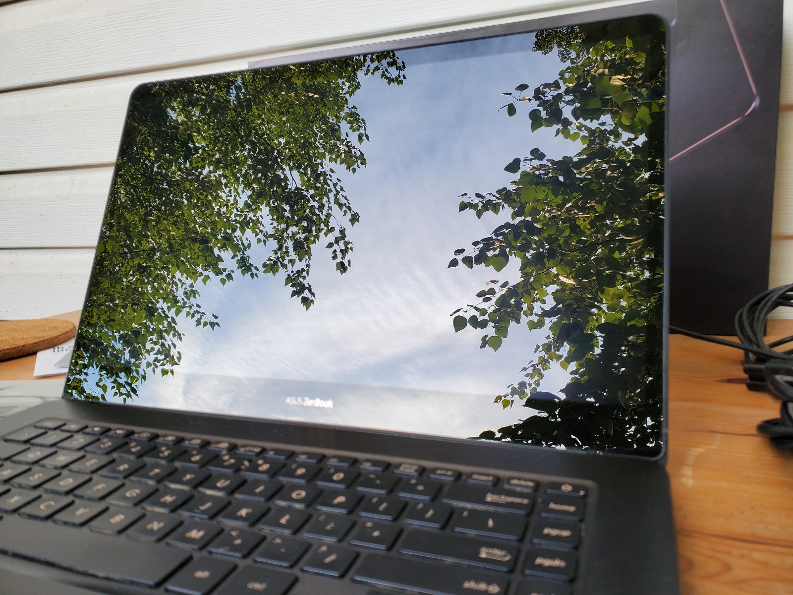 Asus ZenBook Pro 15 UX580GE XB74T UHD 4K Touch i9-8950 16GB 2TB SSD GTX 1050 Ti